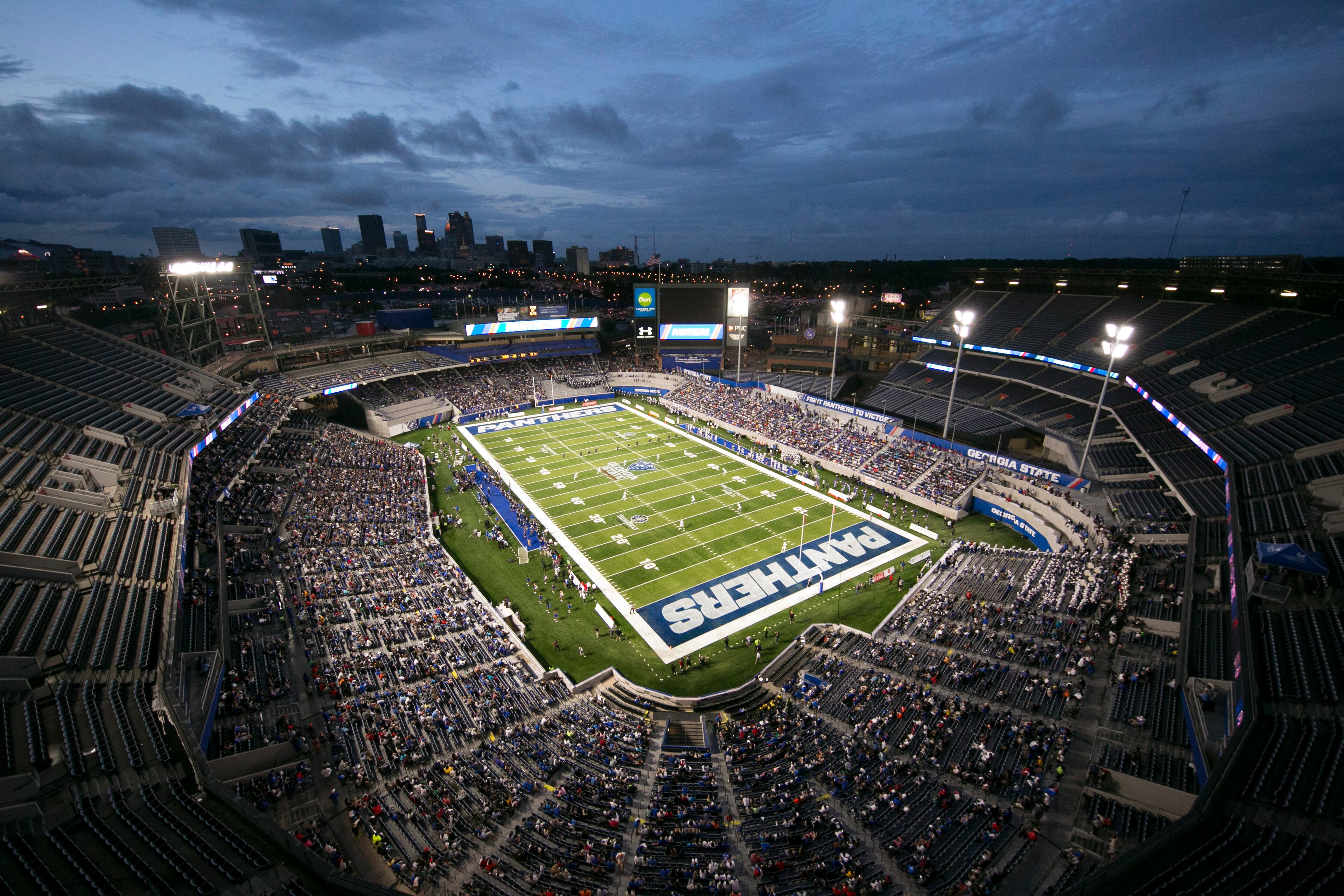 General view as the sun sets in the first half of the game between the Georgia State Panthers and the Tennessee State Tigers at Georgia State Stadium Thursday in Atlanta, Ga., August 31, 2017. PHOTO / JASON GETZ