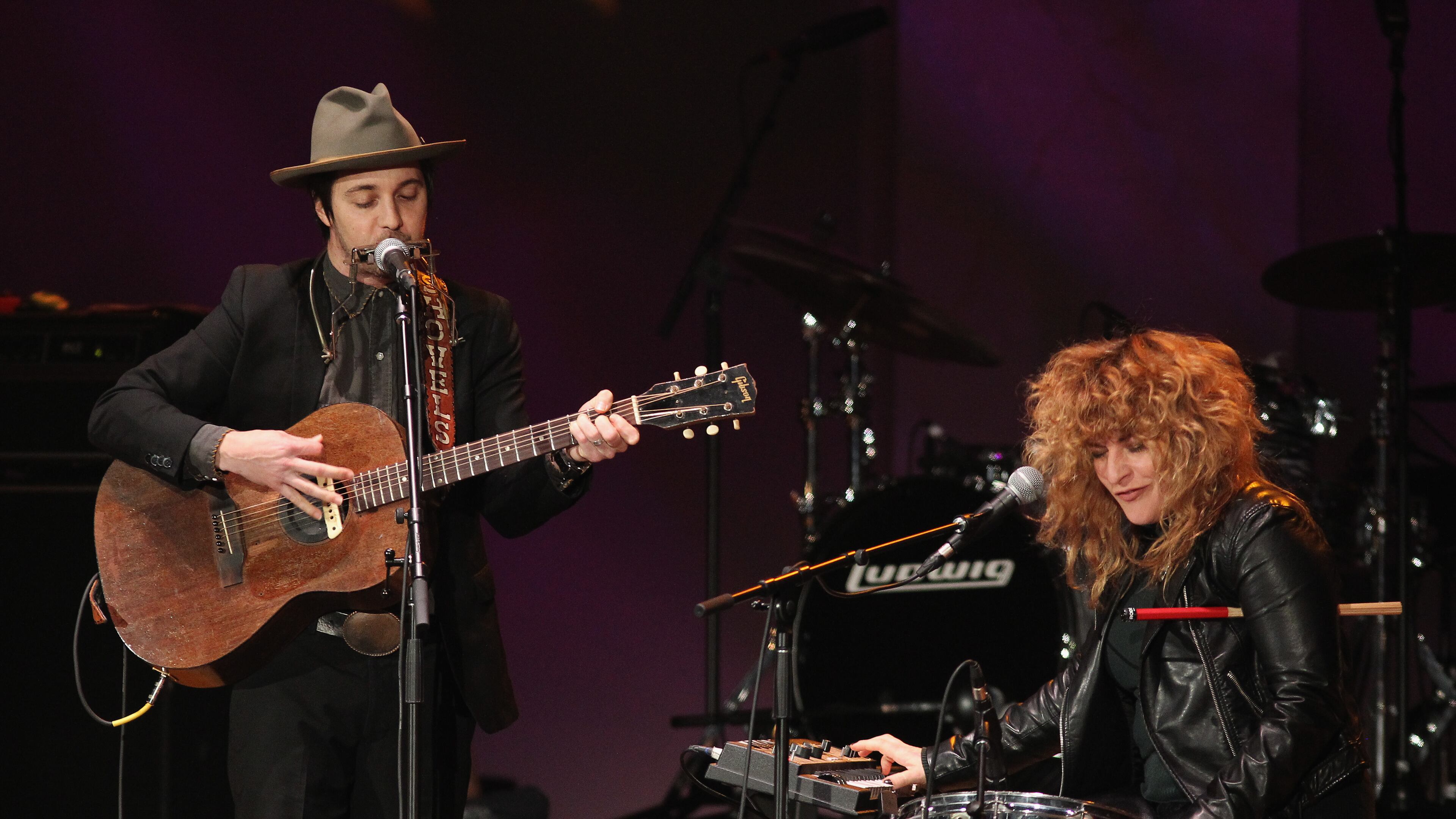 performs on stage during The Life & Songs of Emmylou Harris: An All Star Concert Celebration at DAR Constitution Hall on January 10, 2015 in Washington, DC. Shovels & Rope performs on stage during The Life & Songs of Emmylou Harris: An All Star Concert Celebration at DAR Constitution Hall on January 10, 2015 in Washington, DC. Photo: Getty Images