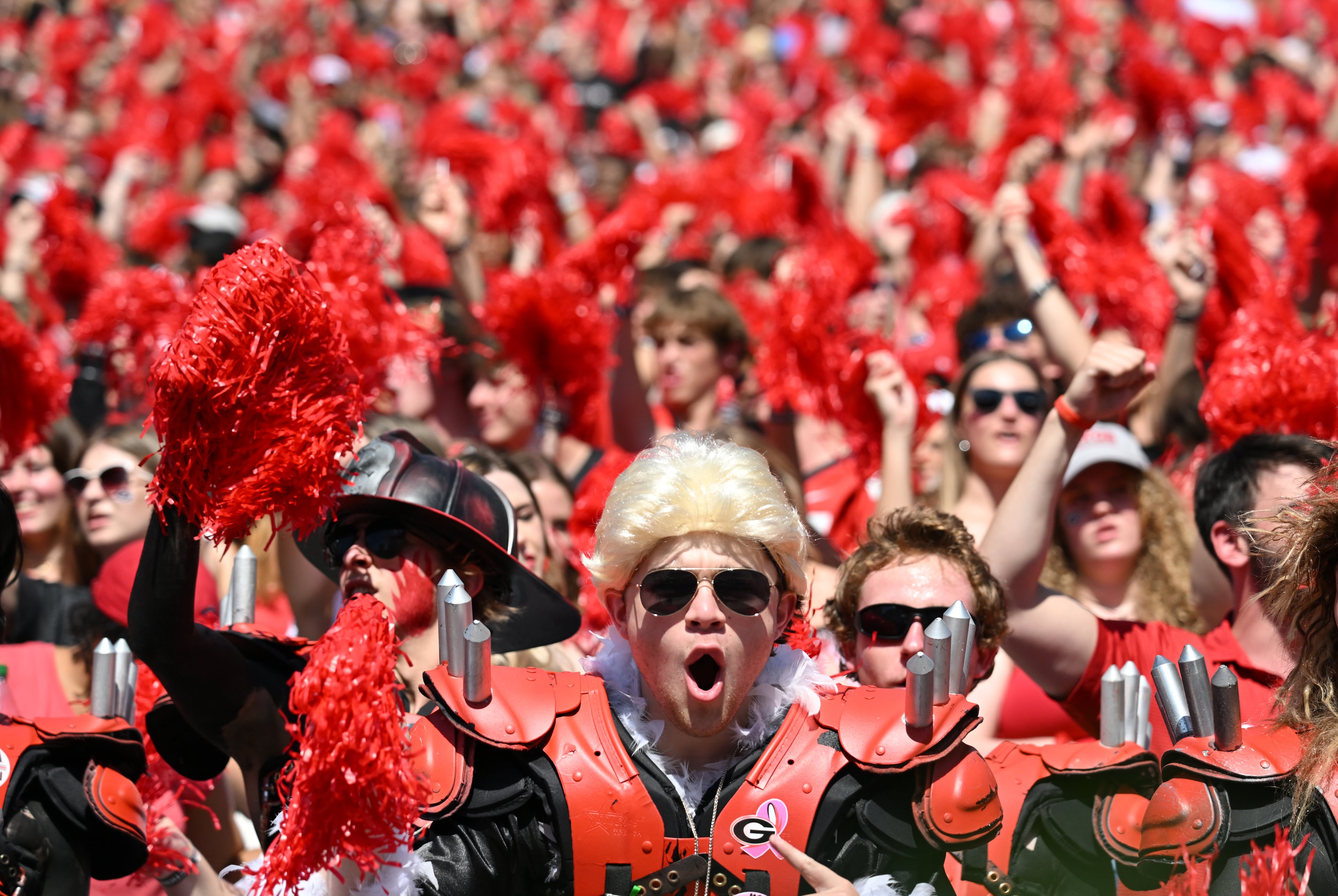 Georgia fans cheer before the first half of an NCAA college football game between Georgia and Auburn at Sanford Stadium in Athens on Saturday, October 8, 2022. (Hyosub Shin / Hyosub.Shin@ajc.com)