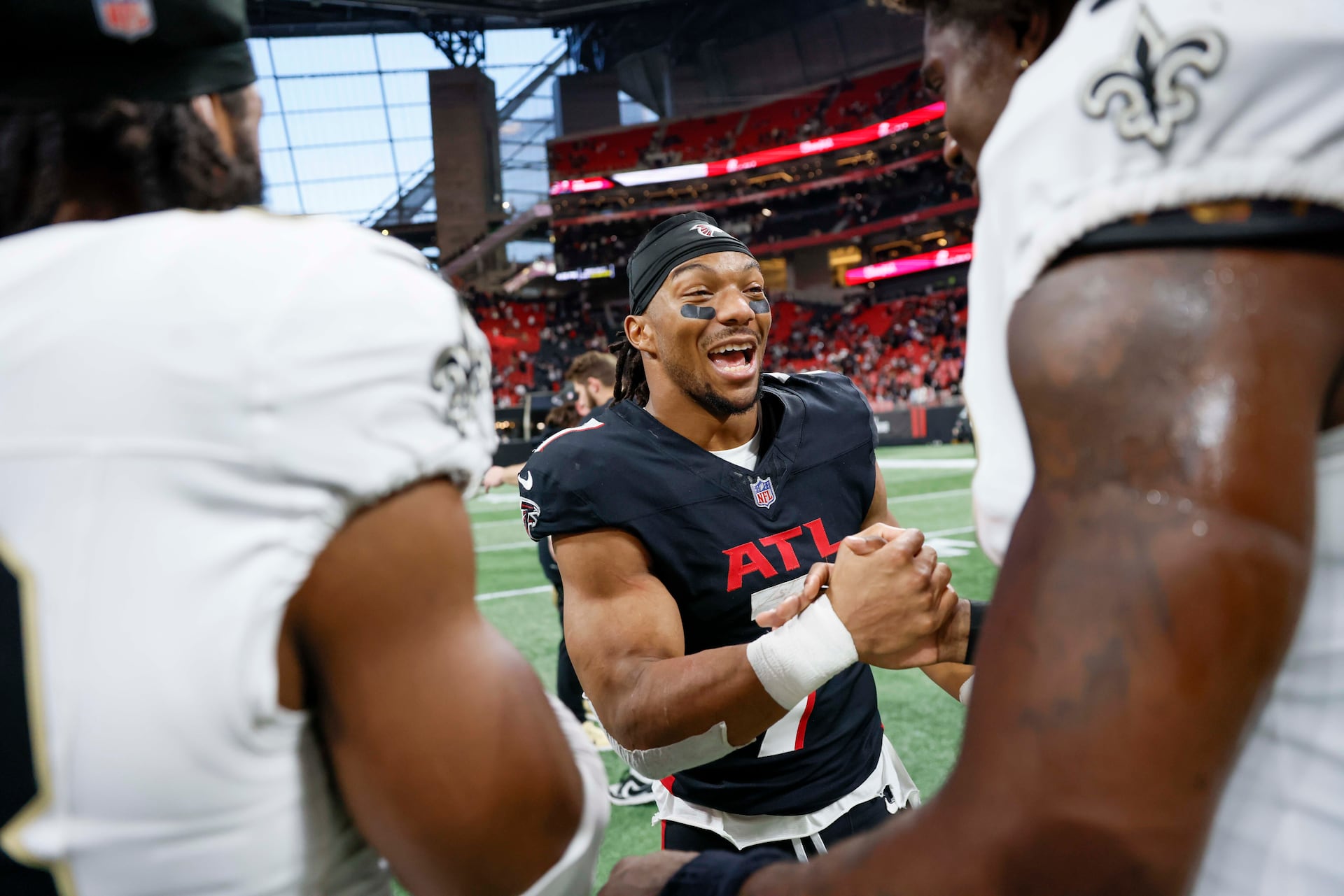 Falcons’ report card: Defense, special teams closed out win