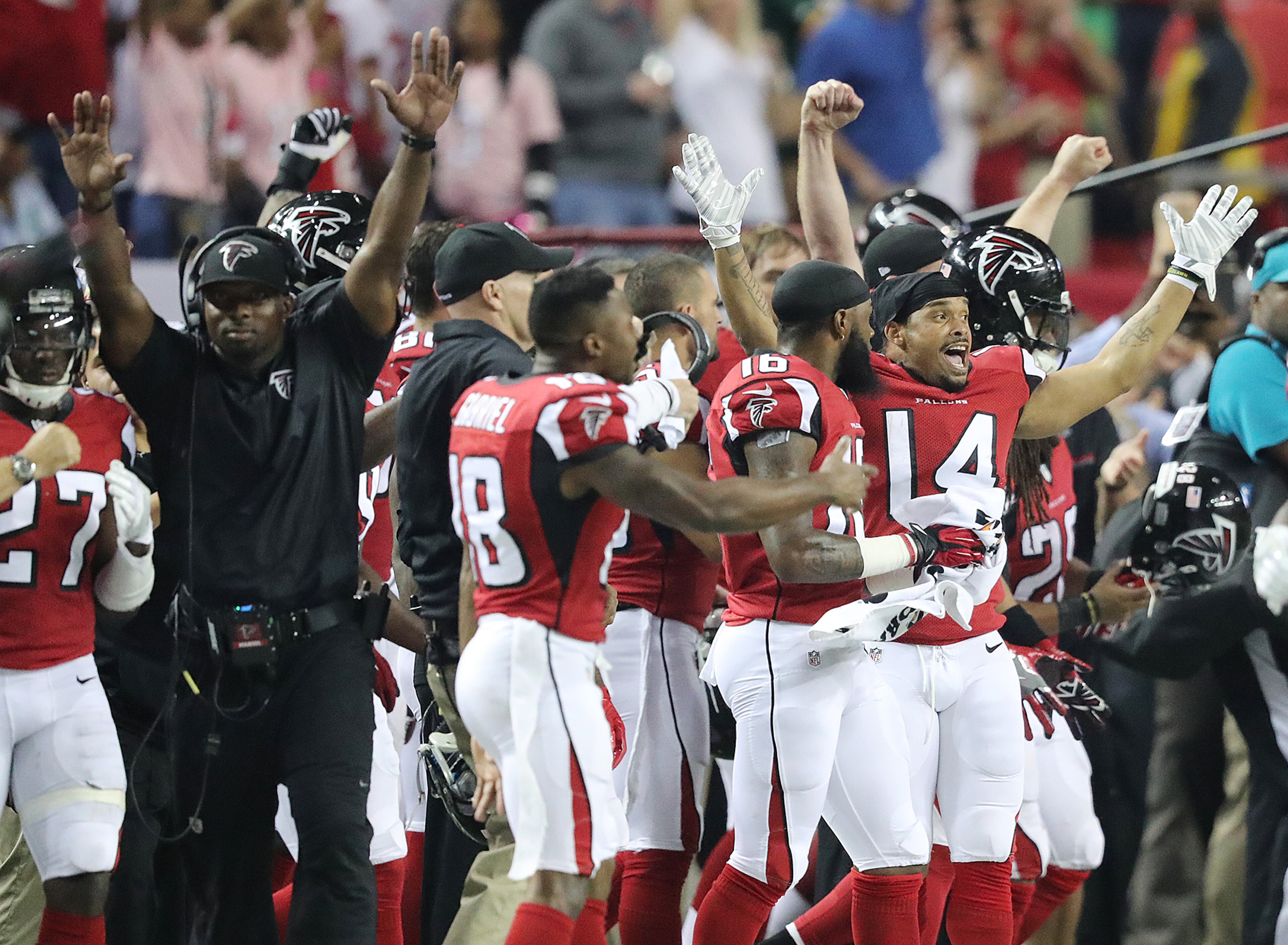 October 30, 2016 ATLANTA: The Falcons react on the sideline as the defense holds the Packers and time expires in a 33-32 victory in an NFL football game on Sunday, Oct. 30, 2016, in Atlanta. Curtis Compton /ccompton@ajc.com