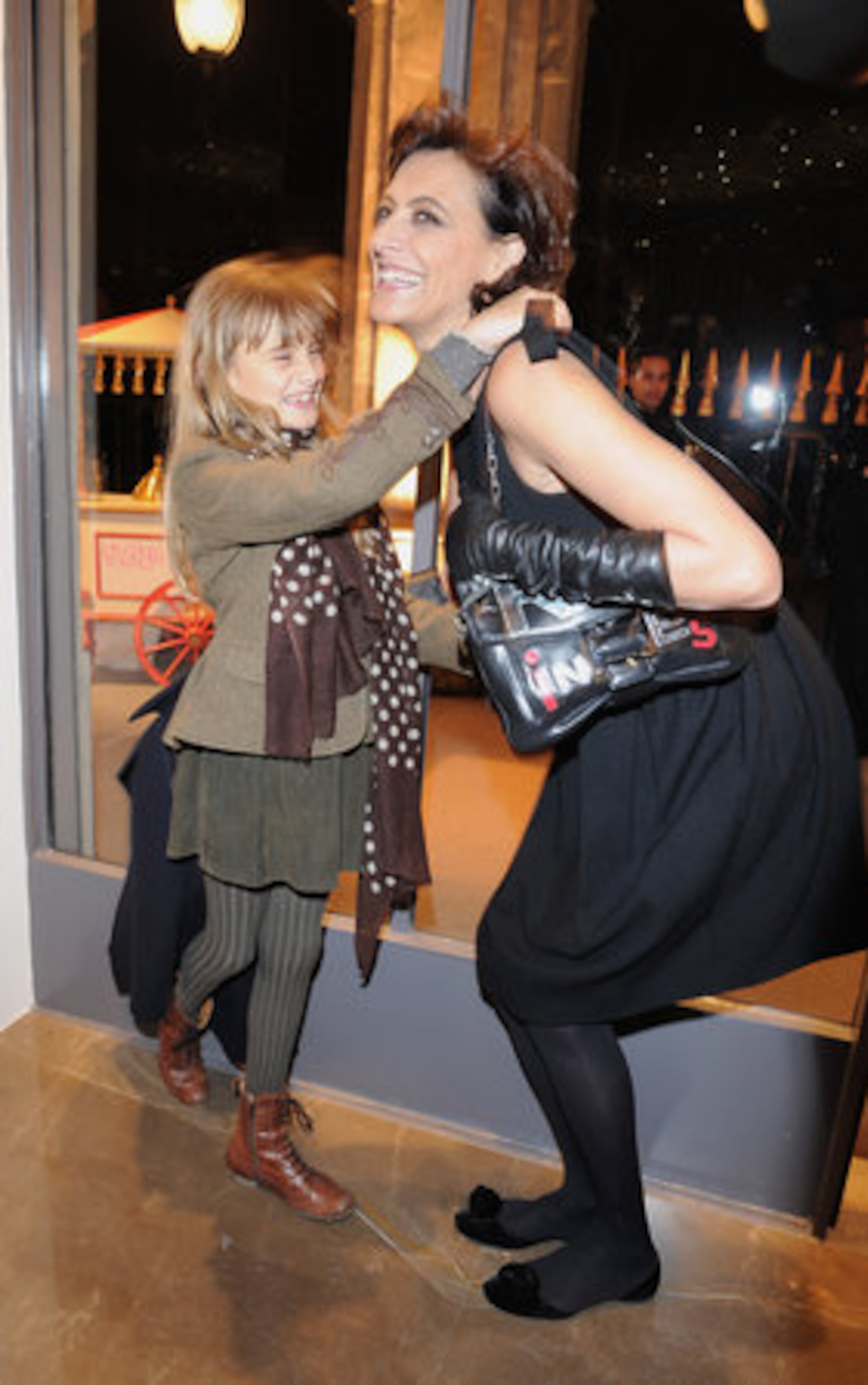 She took time for her daughter Violette that night.