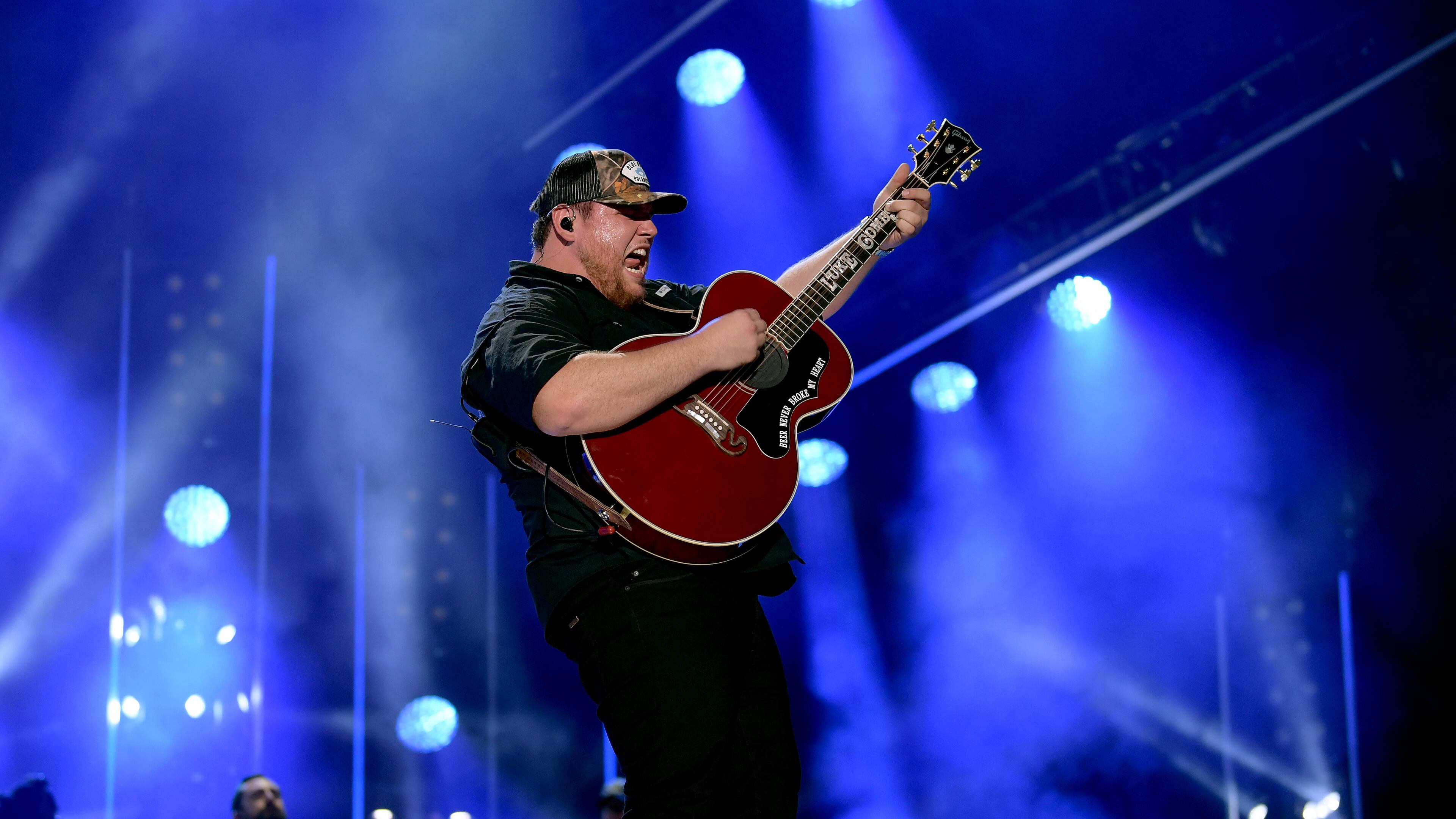 NASHVILLE, TENNESSEE - JUNE 08: (EDITORIAL USE ONLY) Luke Combs performs on stage during day 3 of the 2019 CMA Music Festival on June 08, 2019 in Nashville, Tennessee. (Photo by Jason Kempin/Getty Images)