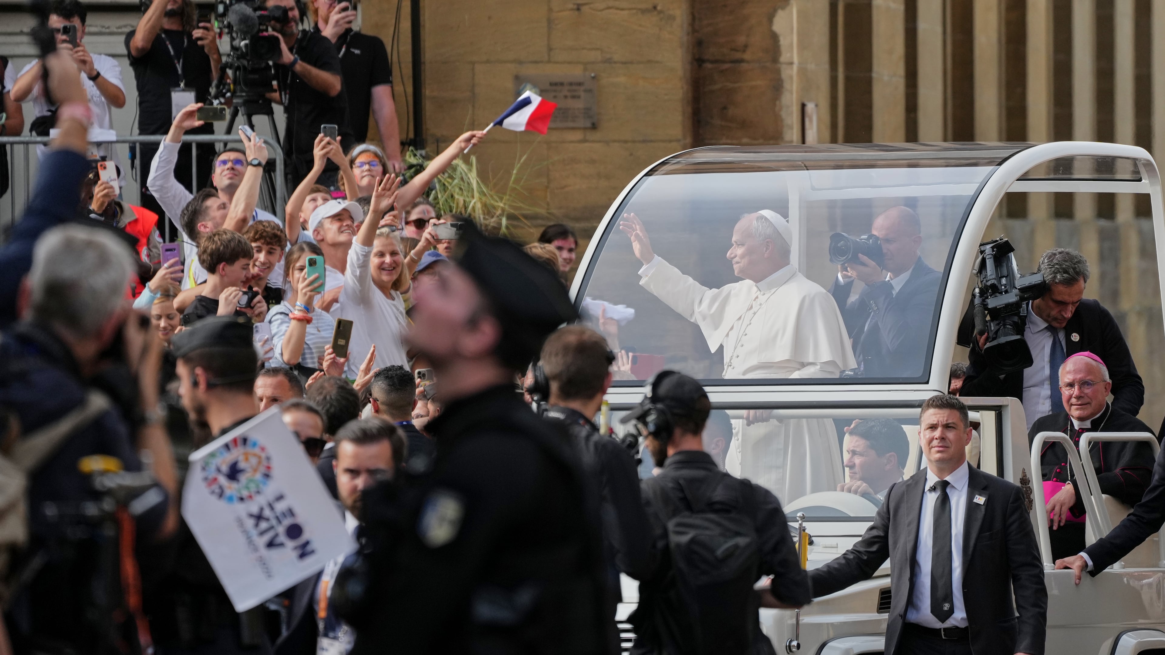 Pope Leo XIV arrives to celebrate mass at the Cathedral of Saint Stephen, in Metz, France, Monday, Sept. 28, 2026. (AP Photo/Gregorio Borgia)