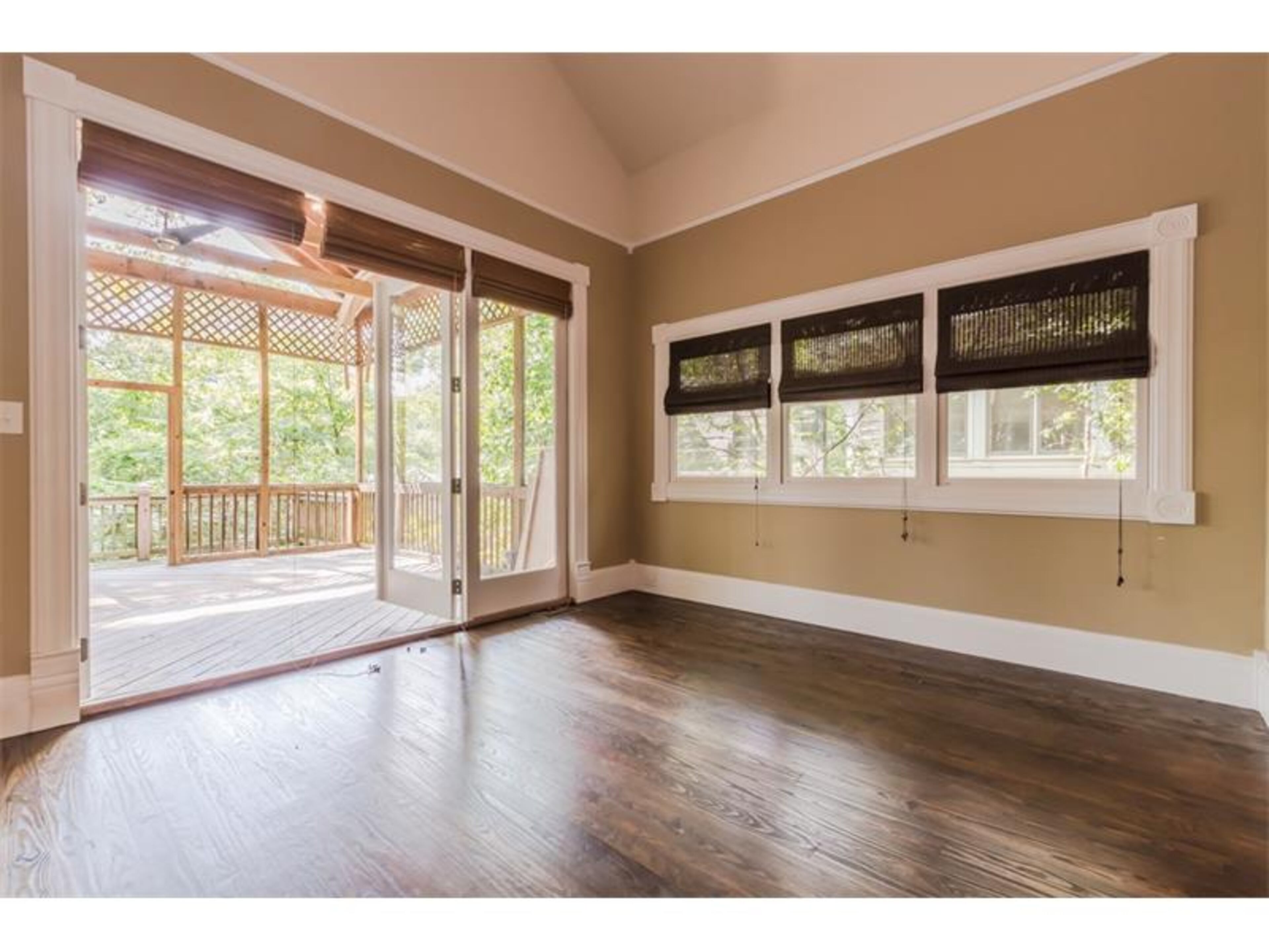 This spacious Grant Park home is completely renovated with modern conveniencies and energy efficiency. Located at 817 Cherokee Avenue, the home features working fireplaces, a claw foot tub, heart pine floors, a new chef's kitchen and a huge covered rear deck. And "Walking Dead" fans might remember this historic home was used as Rick Grimes’ residence in the very first episode. Visit virgentrealty.com to learn more about this listing.