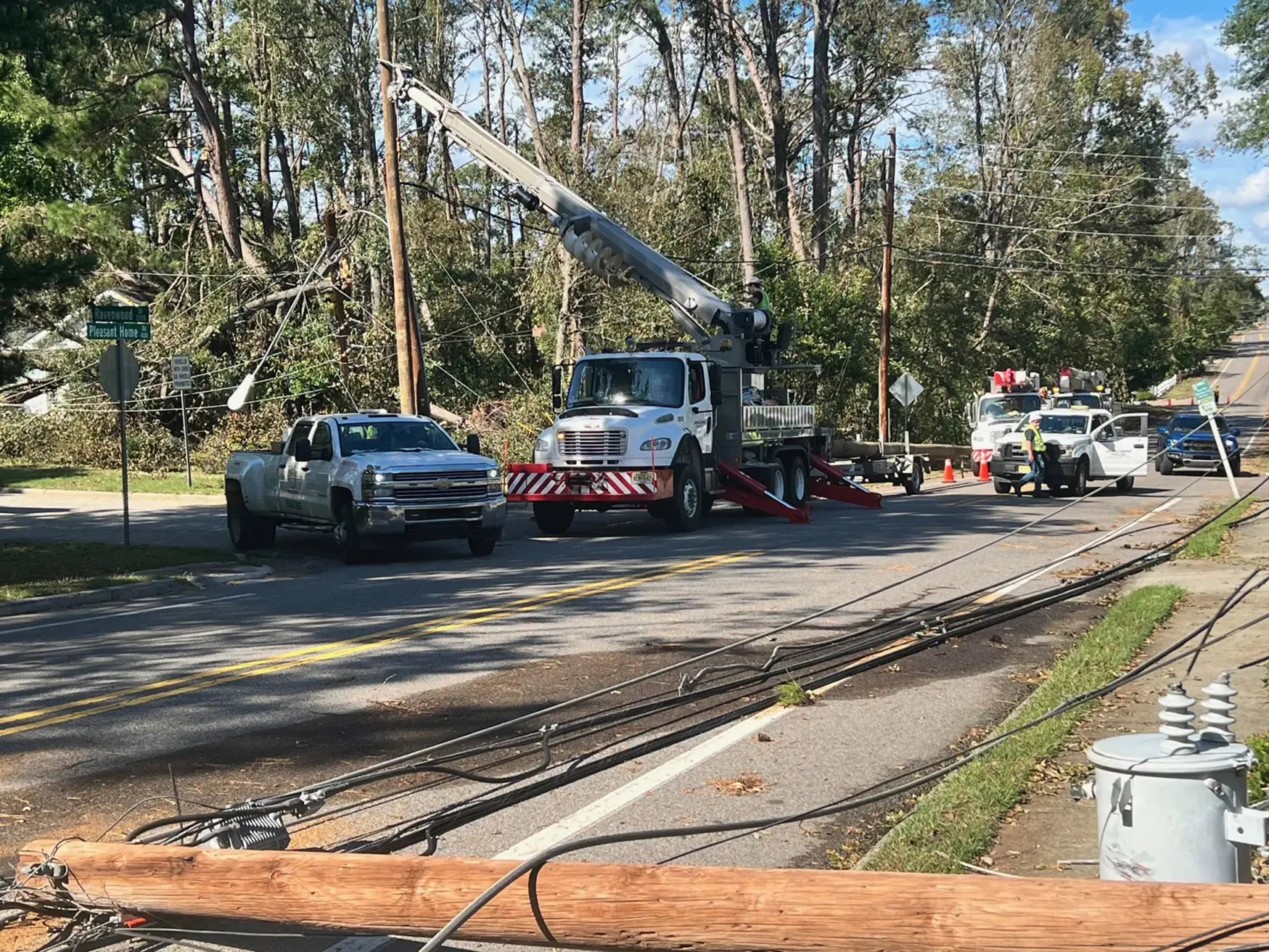 Crews from Jersey Central work on power lines on Pleasant Home Road in Augusta on Oct. 1, 2024. (Photo Courtesy of Charmain Z. Brackett/Augusta Good News)