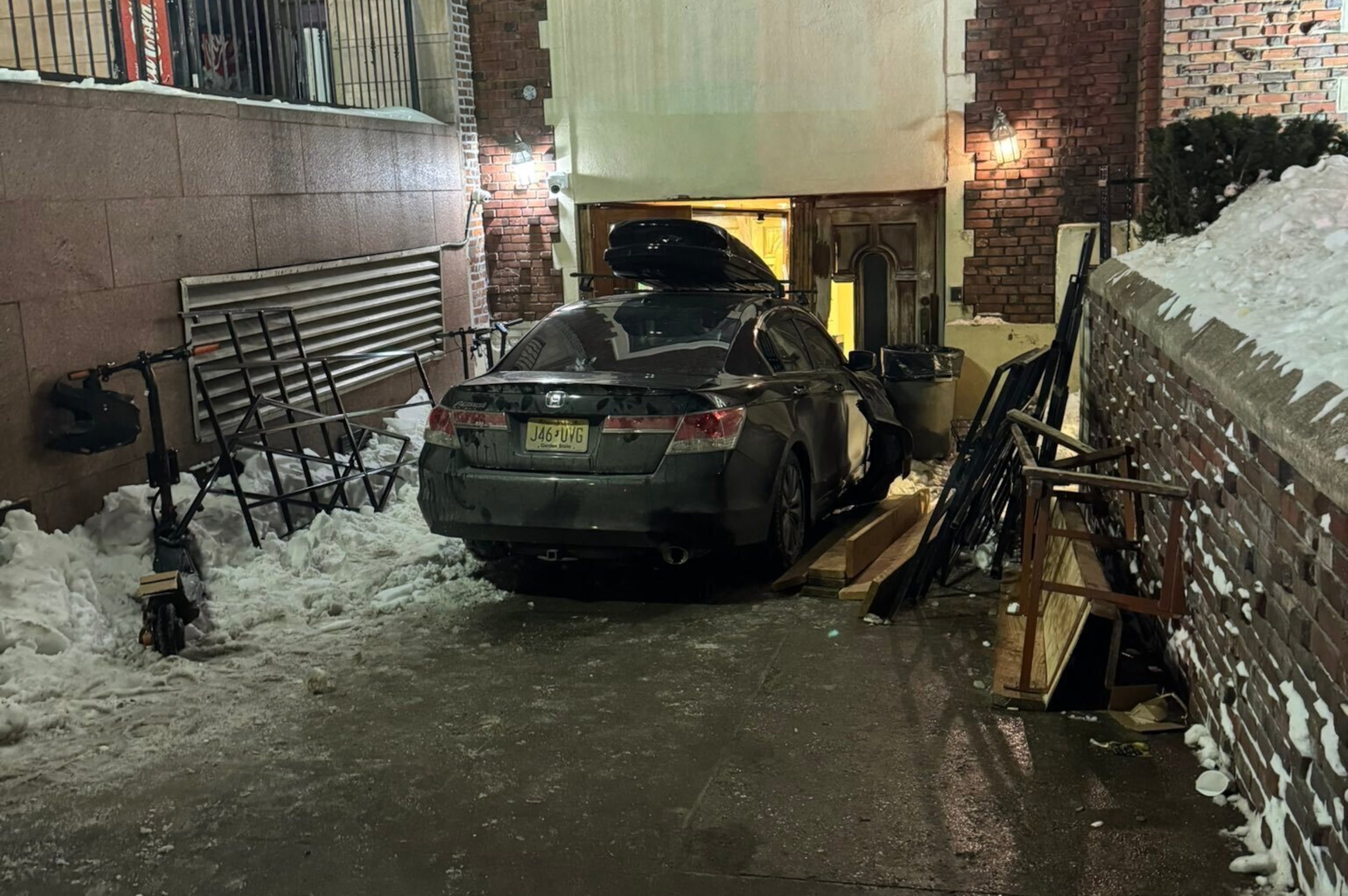 US-Chabad-Headquarters-Car-Crash