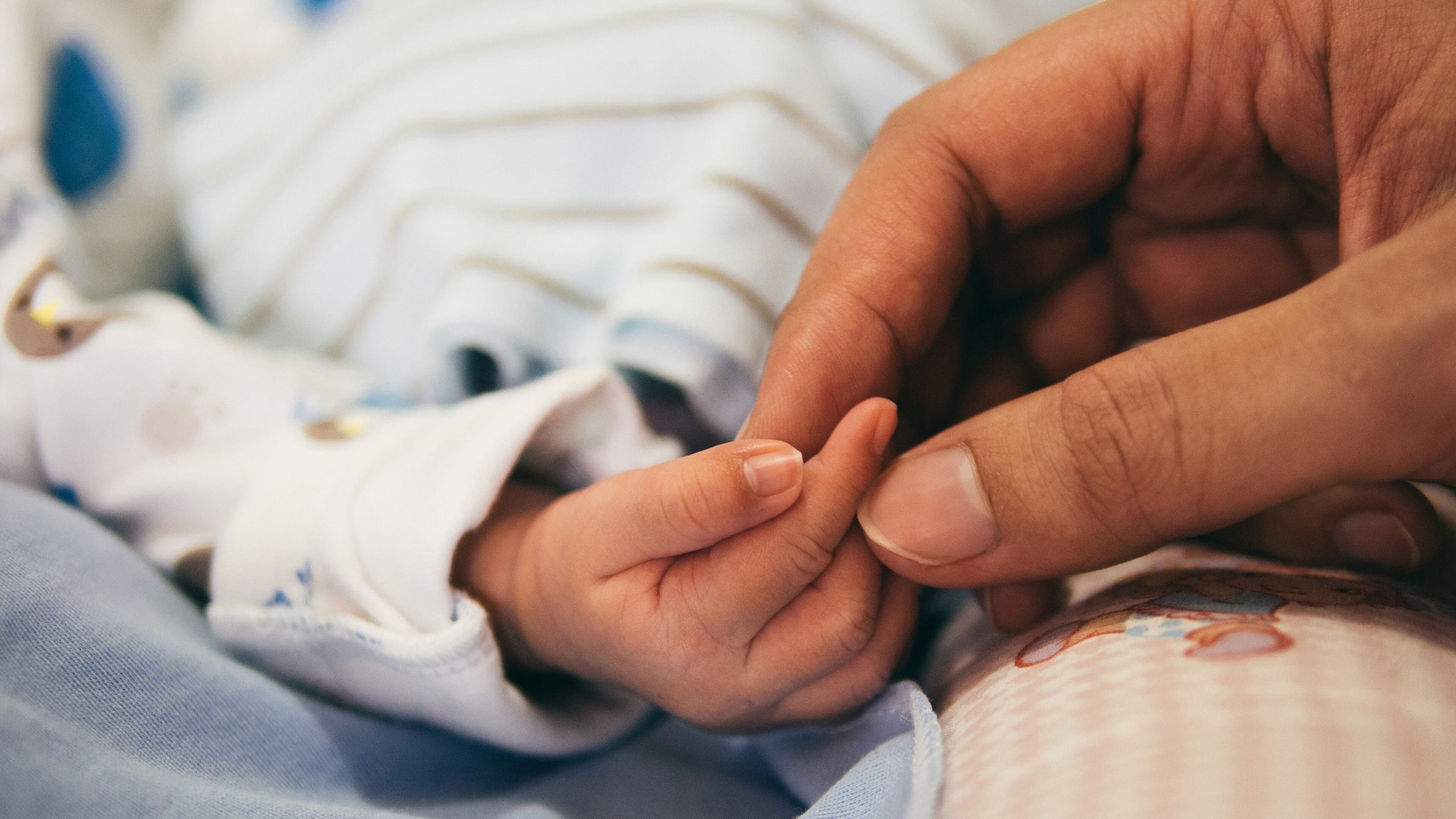 A Japanese baby has over 120,000 followers on Instagram for her full head of hair at only 6 months old.