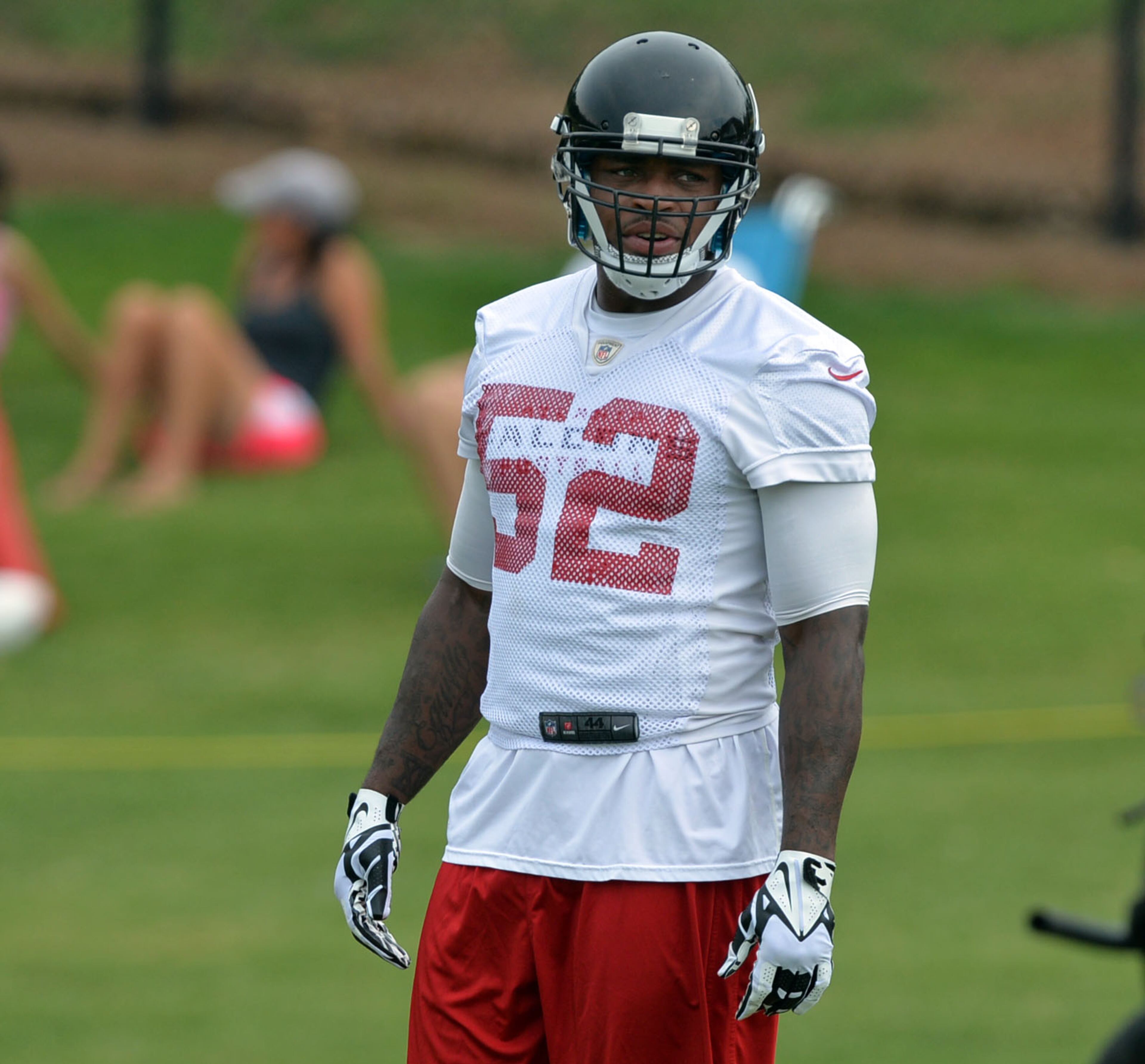 Falcons linebacker Akeem Dent is shown during the mini-camp. Atlanta Falcons players workout during the second day of mini-camp at the team's facilities in Flowery Branch, Wednesday, June 18, 2014. KENT D. JOHNSON/KDJOHNSON@AJC.COM