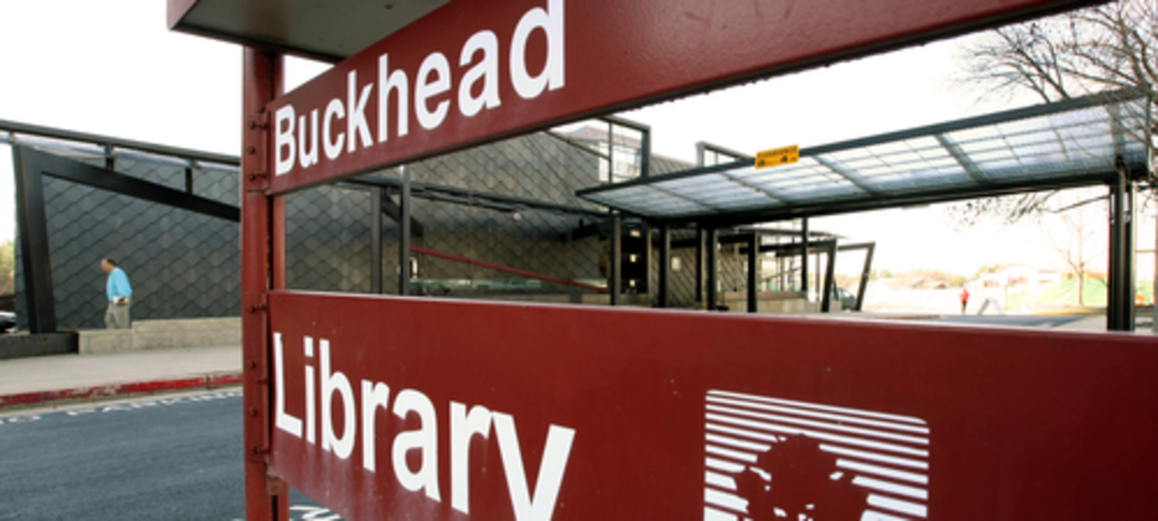 Streets of Buckhead developer Ben Carter has offered to build a replica of the architecturally adventurous Buckhead library branch.