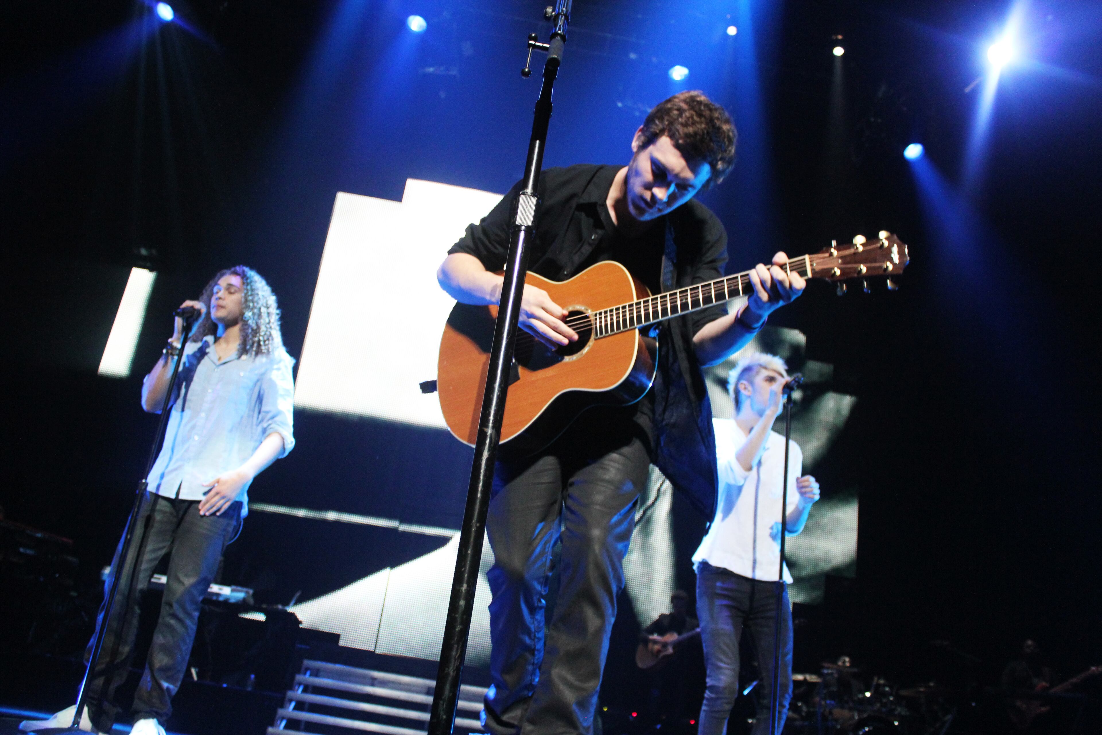 The top 10 finalists of American Idol performed at Consol Energy Center.