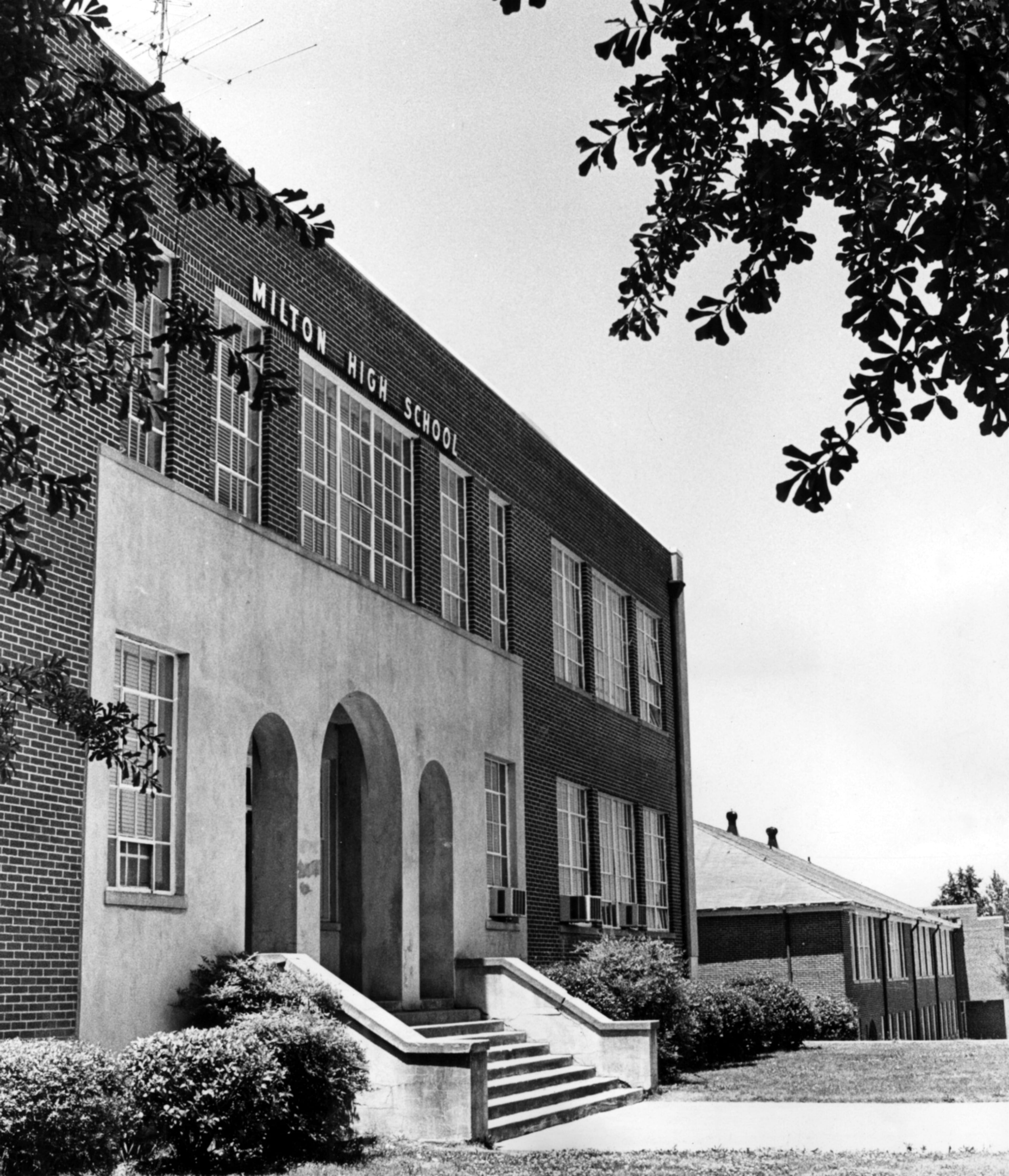 Alpharetta, Ga.: All's quiet at Milton High School on a summer day. (Staff photo-Robert Connell) 1970