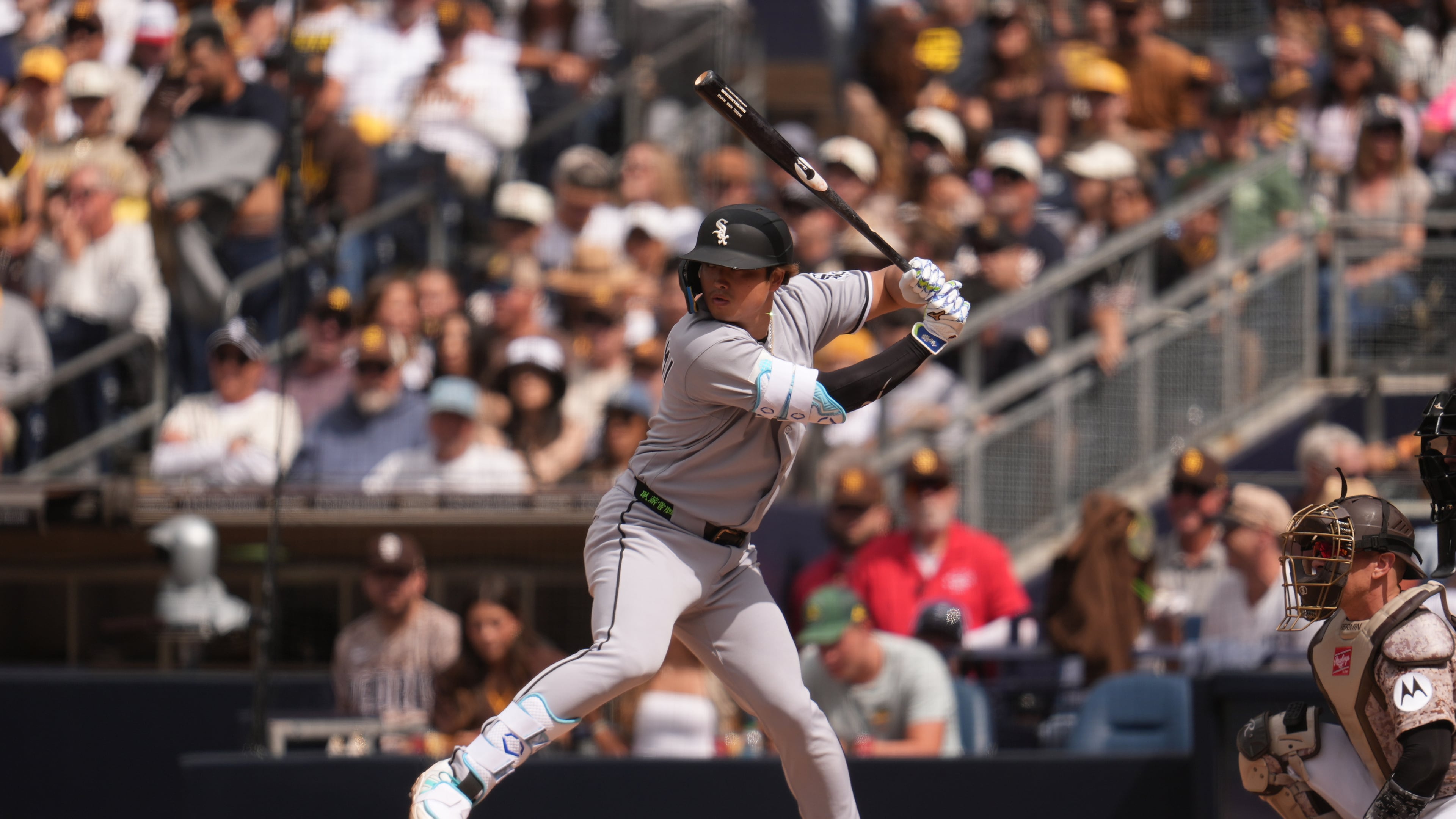 Chicago White Sox's Munetaka Murakami bats during the eighth inning of a baseball game against the San Diego Padres Sunday, May 3, 2026, in San Diego. (AP Photo/Gregory Bull)