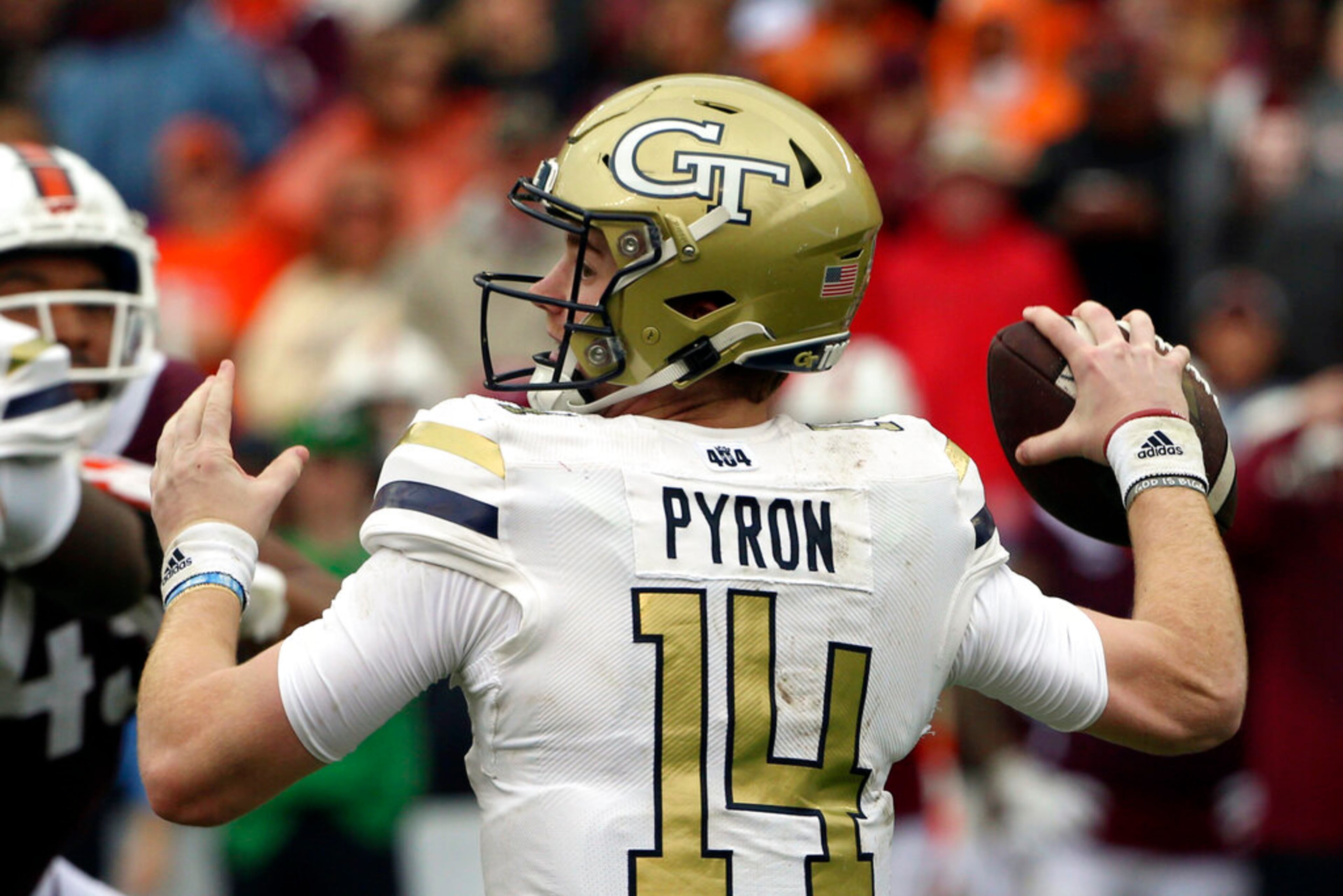 Georgia Tech quarterback Zach Pyron (14) throws in the first half during an NCAA college football game against Virginia Tech, Saturday, Nov. 5 2022, in Blacksburg, Va. (Matt Gentry/The Roanoke Times via AP)