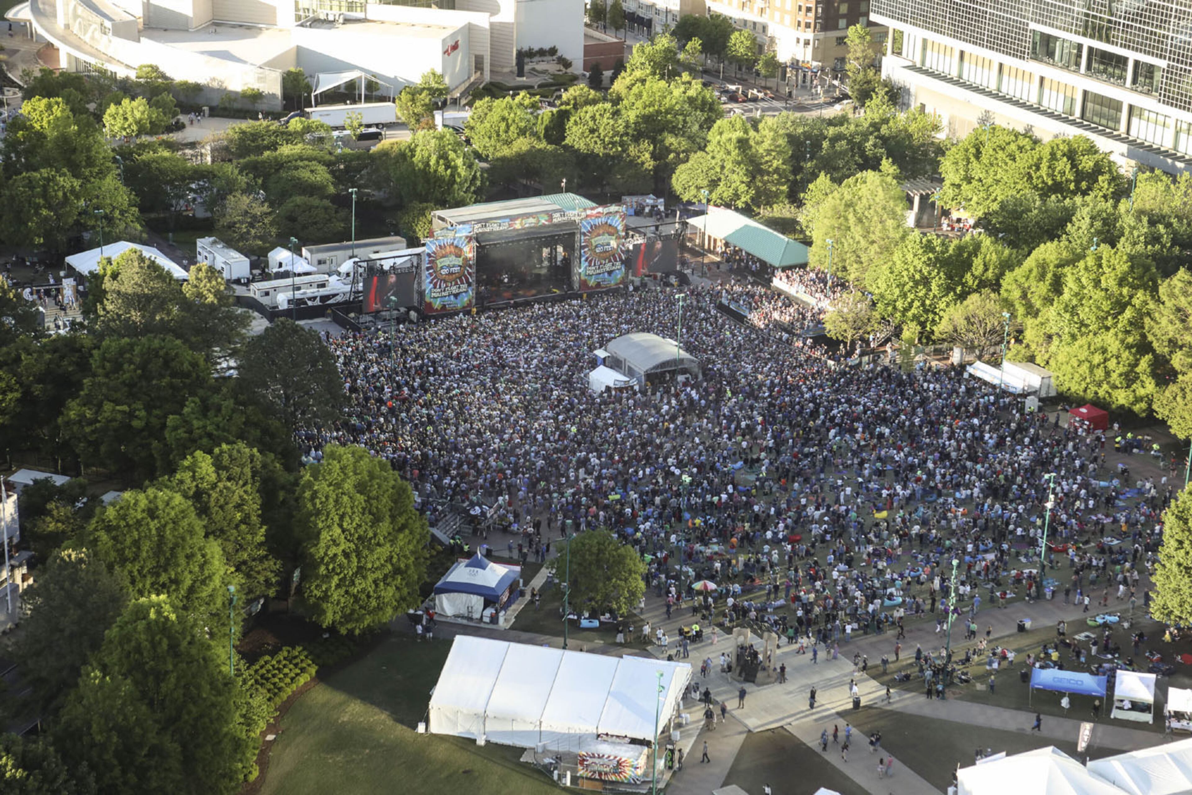 Athens natives Widespread Panic headlined Days #2 & #3 at the Sweetwater 420Fest. They played the closing seta on Sunday, April 21, 2019, in Centennial Olympic Park, along with Jason Isbell and the 400 unit.
Robb Cohen Photography & Video /RobbsPhotos.com