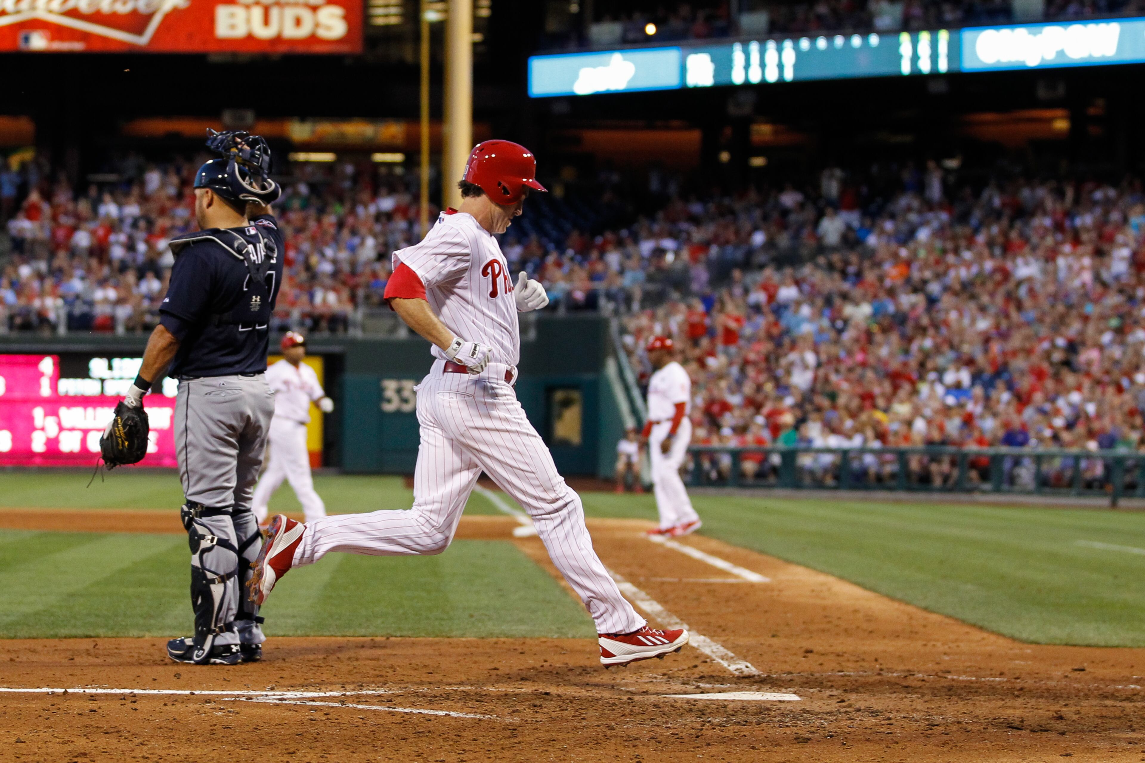 PHILADELPHIA, PA - JUNE 27: Chase Utley #26 of the Philadelphia Phillies scores a run off of a Marlon Byrd #3 hit in the fourth inning of the game against the Atlanta Braves at Citizens Bank Park on June 27, 2014 in Philadelphia, Pennsylvania. (Photo by Brian Garfinkel/Getty Images)