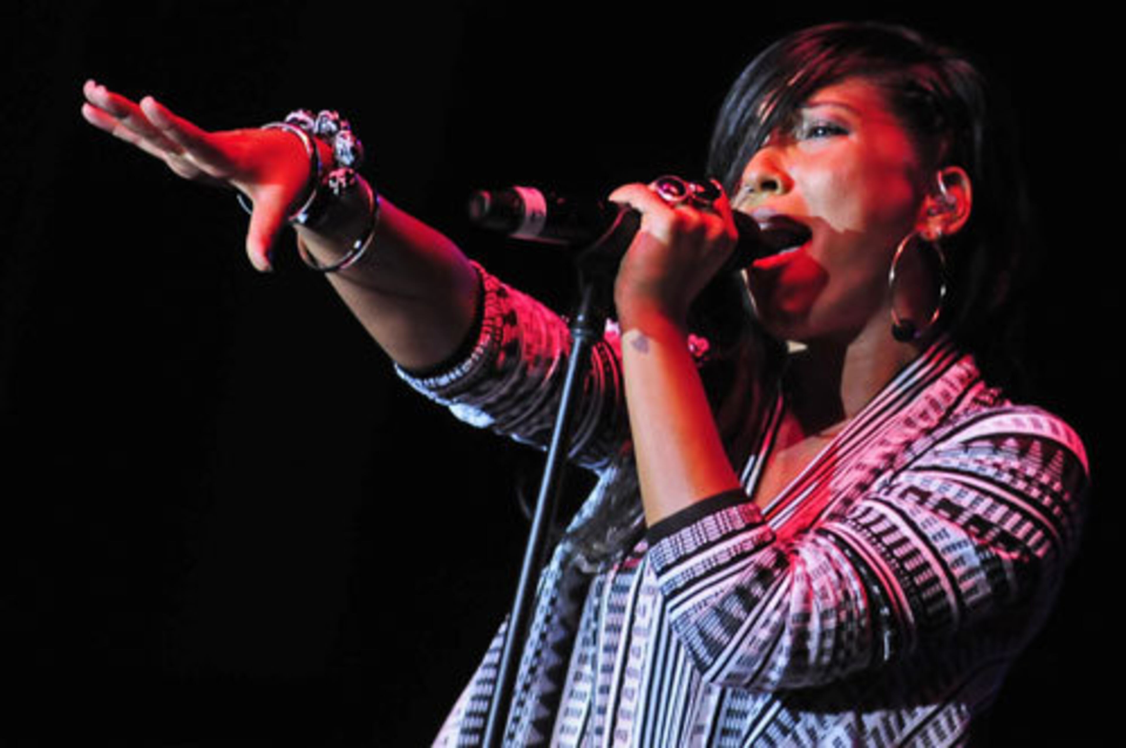 Canadian-born singer Melanie Fiona performs her hit "Give It To Me Right."