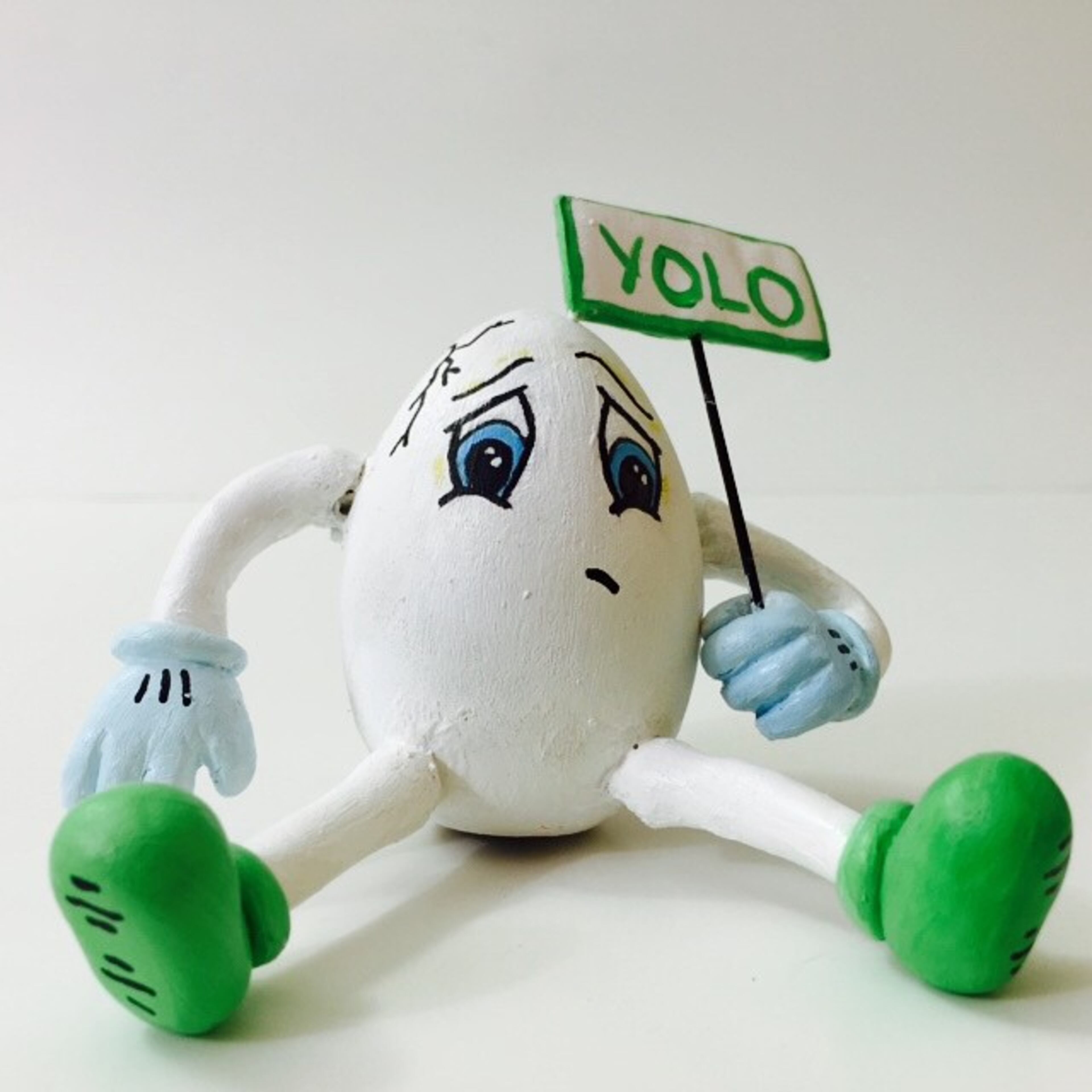 Humpty Dumpty #yolo / Artist: @awkwardatl
