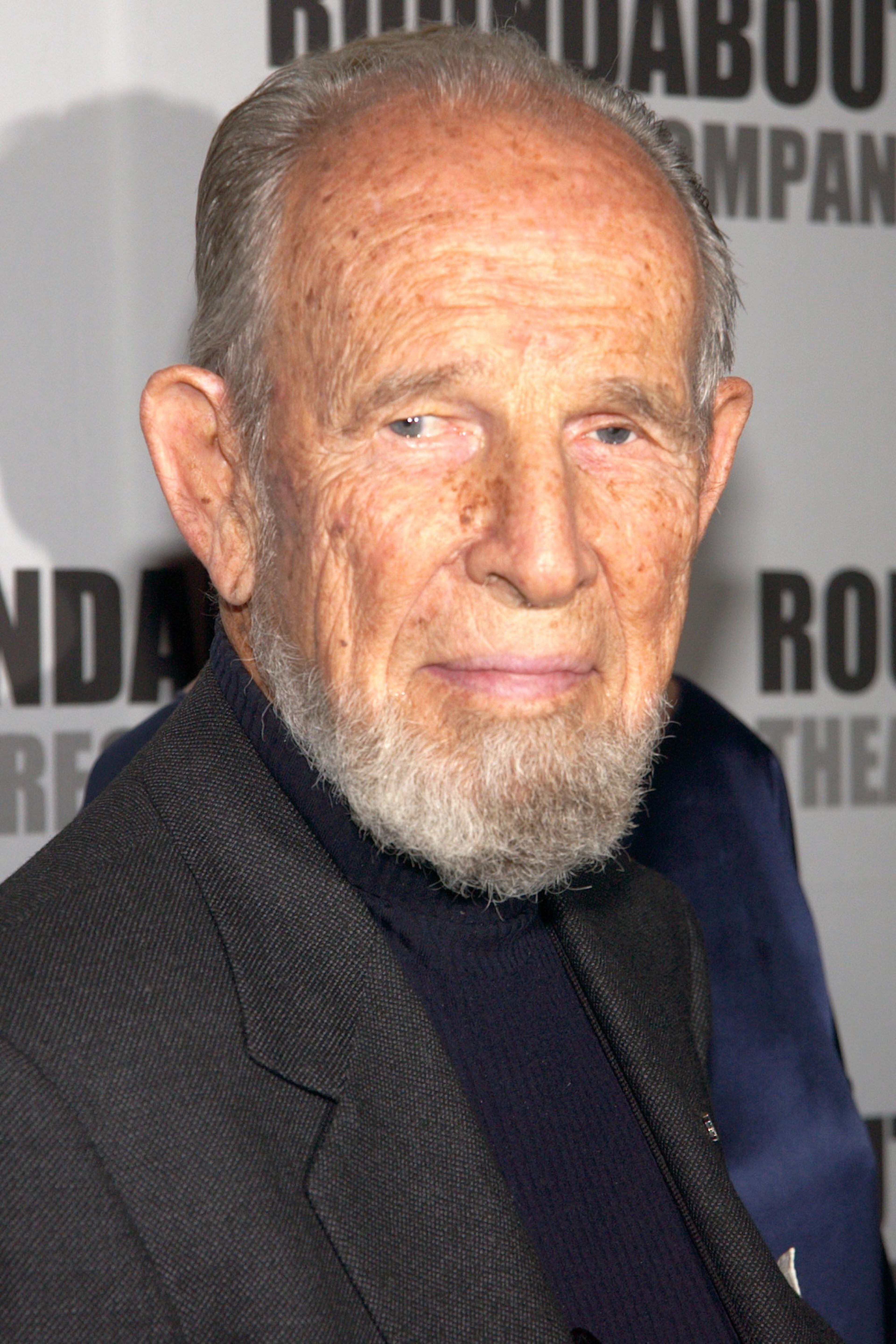 Hume Cronyn in "Santa and Pete" (1999 TV movie).