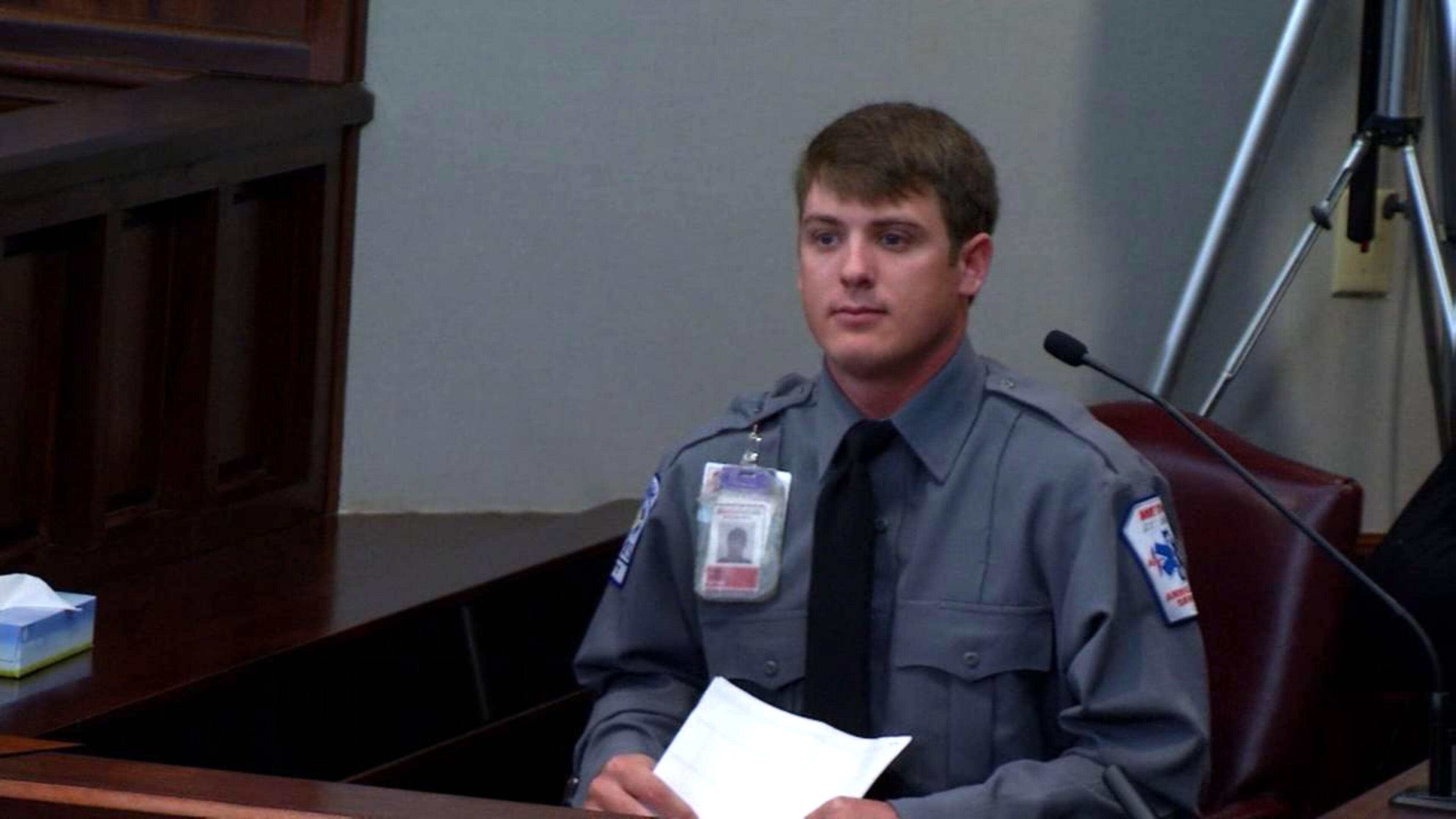 Paramedic Peyton Barwick testifies at Justin Ross Harris' murder trial at the Glynn County Courthouse in Brunswick, Ga., on Wednesday, Oct. 12, 2016. Barwick described Harris' behavior at the scene of Cooper's death as dry, with no emotion. (screen capture via WSB-TV)