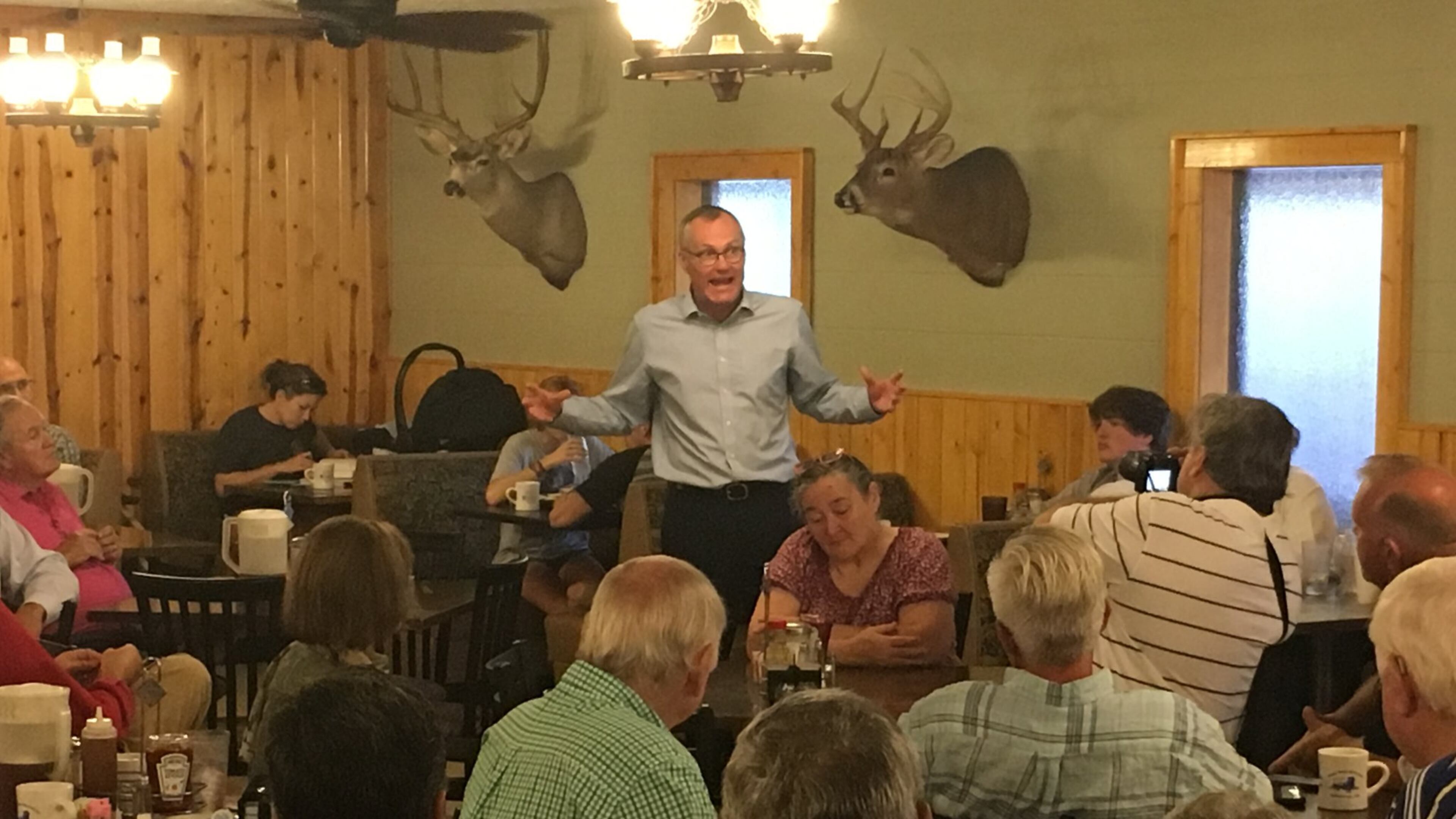 Lt. Gov. Casey Cagle campaigns at The Wagon Wheel in Dahlonega in his bid for the Republican nomination for governor.
