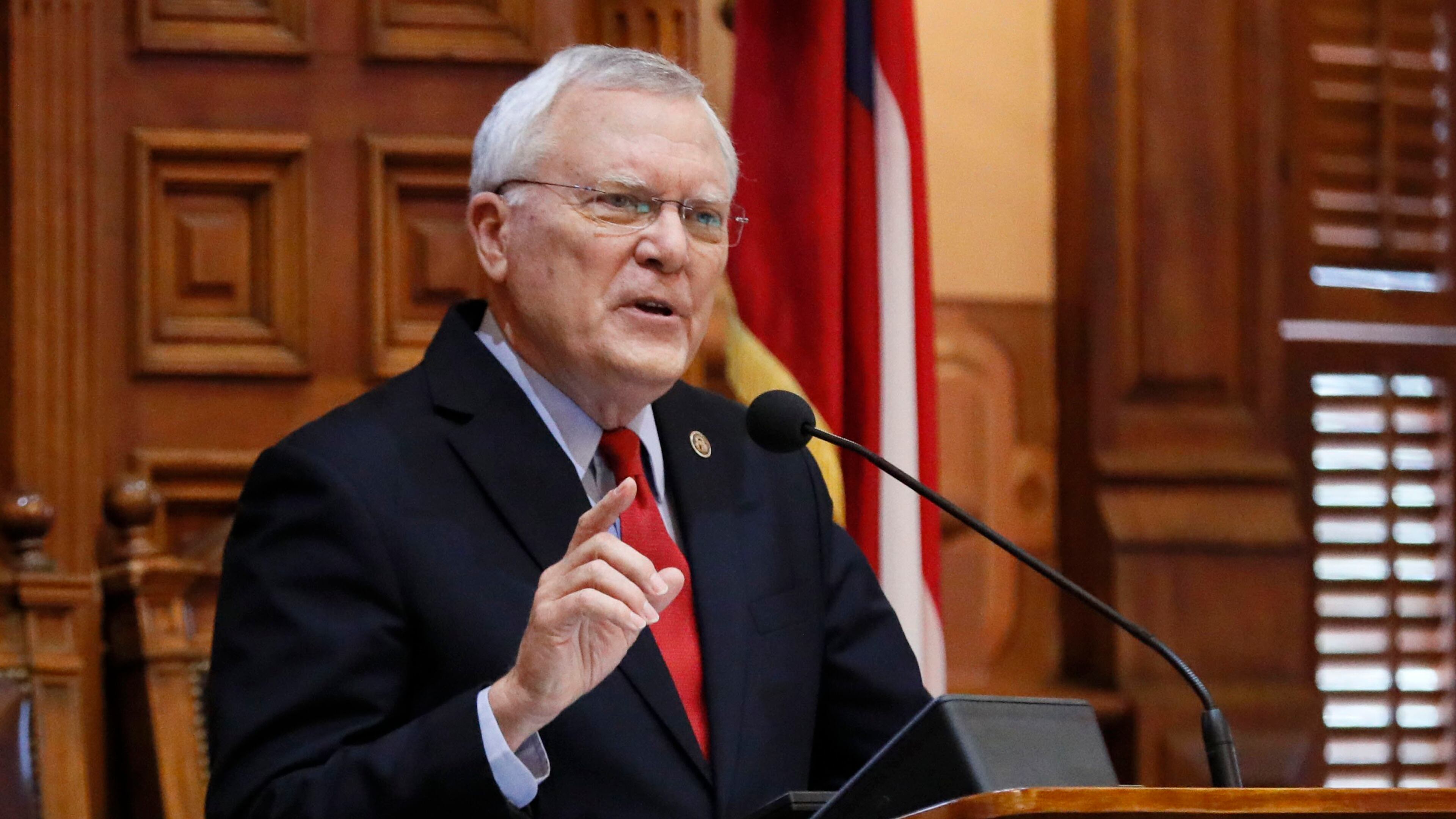 1/10/18 - Atlanta - Gov. Nathan Deal outlined his agenda in his final State of the State speech before a joint session of the General Assembly in the House Chamber at the Capitol. BOB ANDRES /BANDRES@AJC.COM