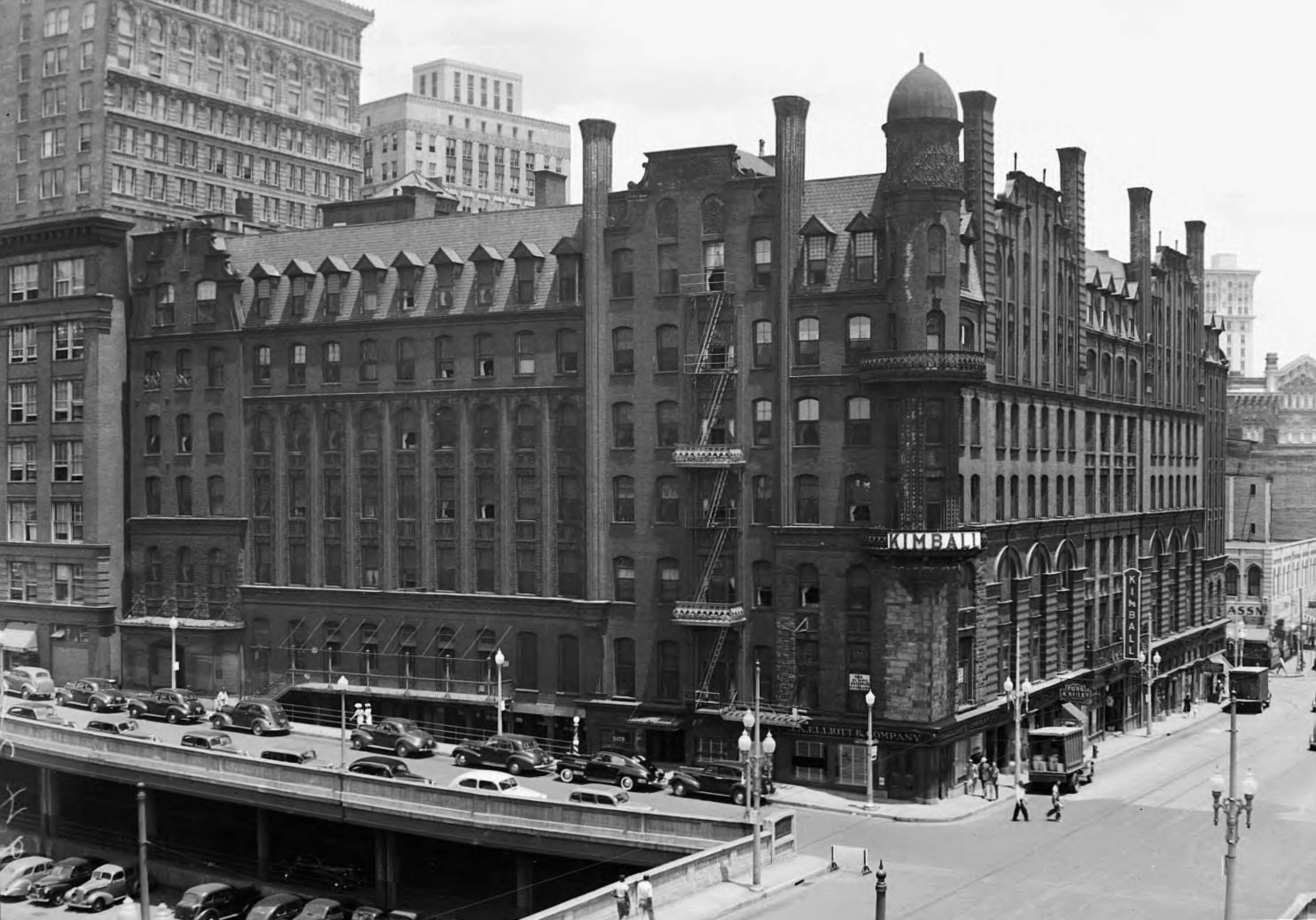 Kimball House in downtown Atlanta in 1942. LBSFS2-059a, Lane Brothers Commercial Photographers Photographic Collection, 1920-1976. Photographic Collection, Special Collections and Archives, Georgia State University Library.