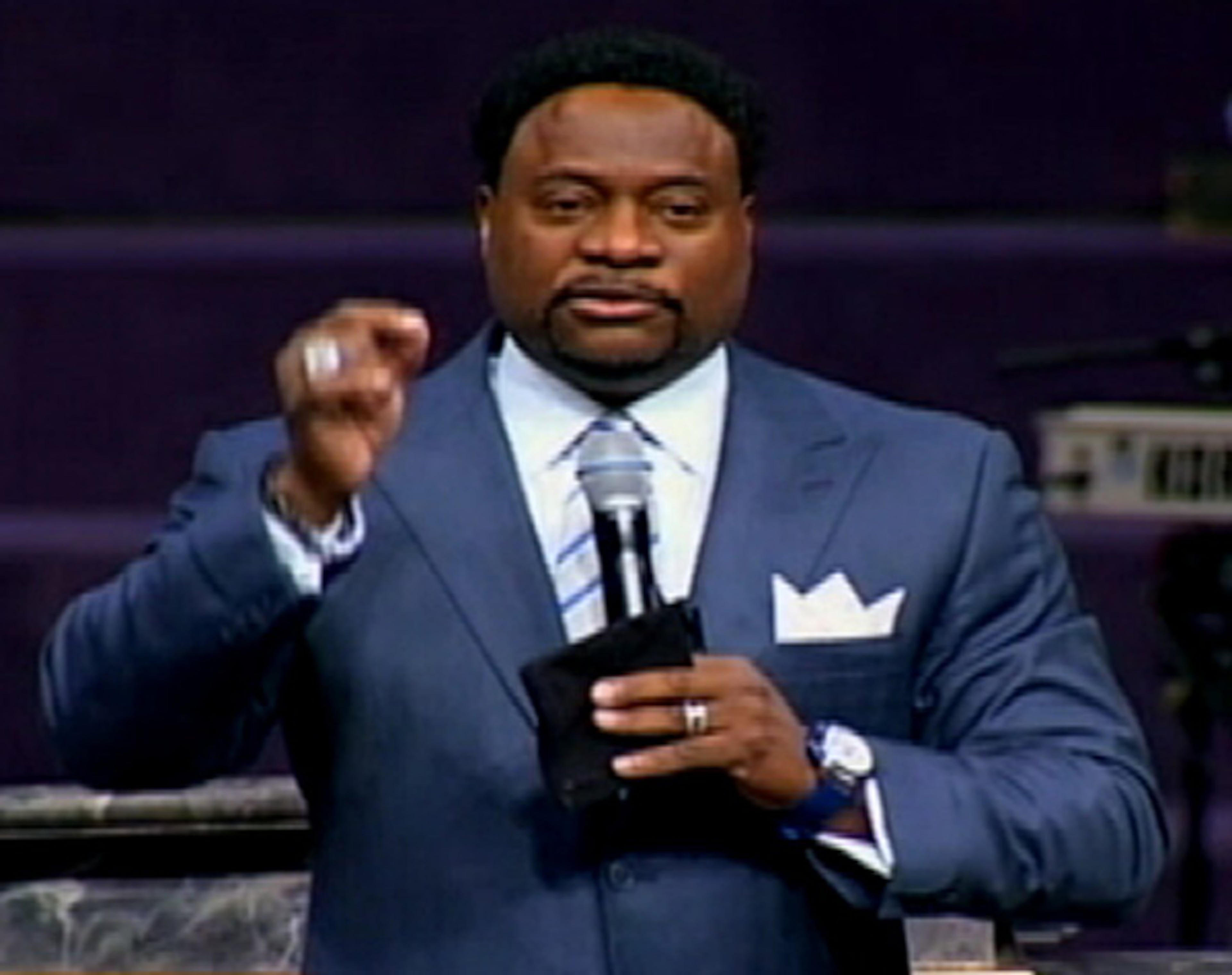 Bishop Eddie Long, the beleaguered pastor of New Birth Missionary Baptist Church, announced at services Sunday in December 2011 that he will take a leave of absence.