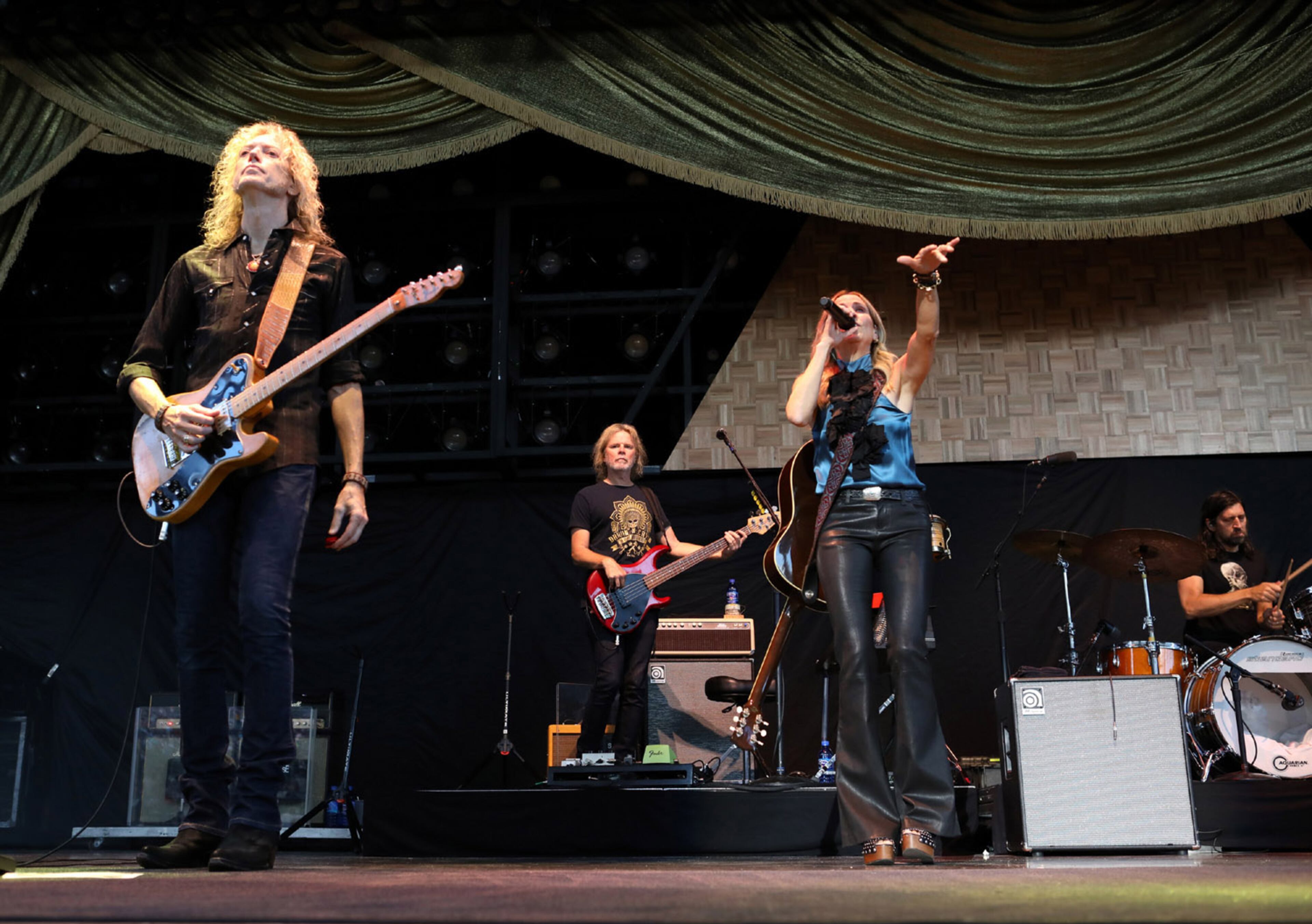 Country music star Chris Stapleton sold out Ameris Bank Amphitheatre in Alpharetta on Friday, August 27, 2021, with Sheryl Crow and Kendell Marvel opening the show. (Photo: Robb Cohen for The Atlanta Journal-Constitution)