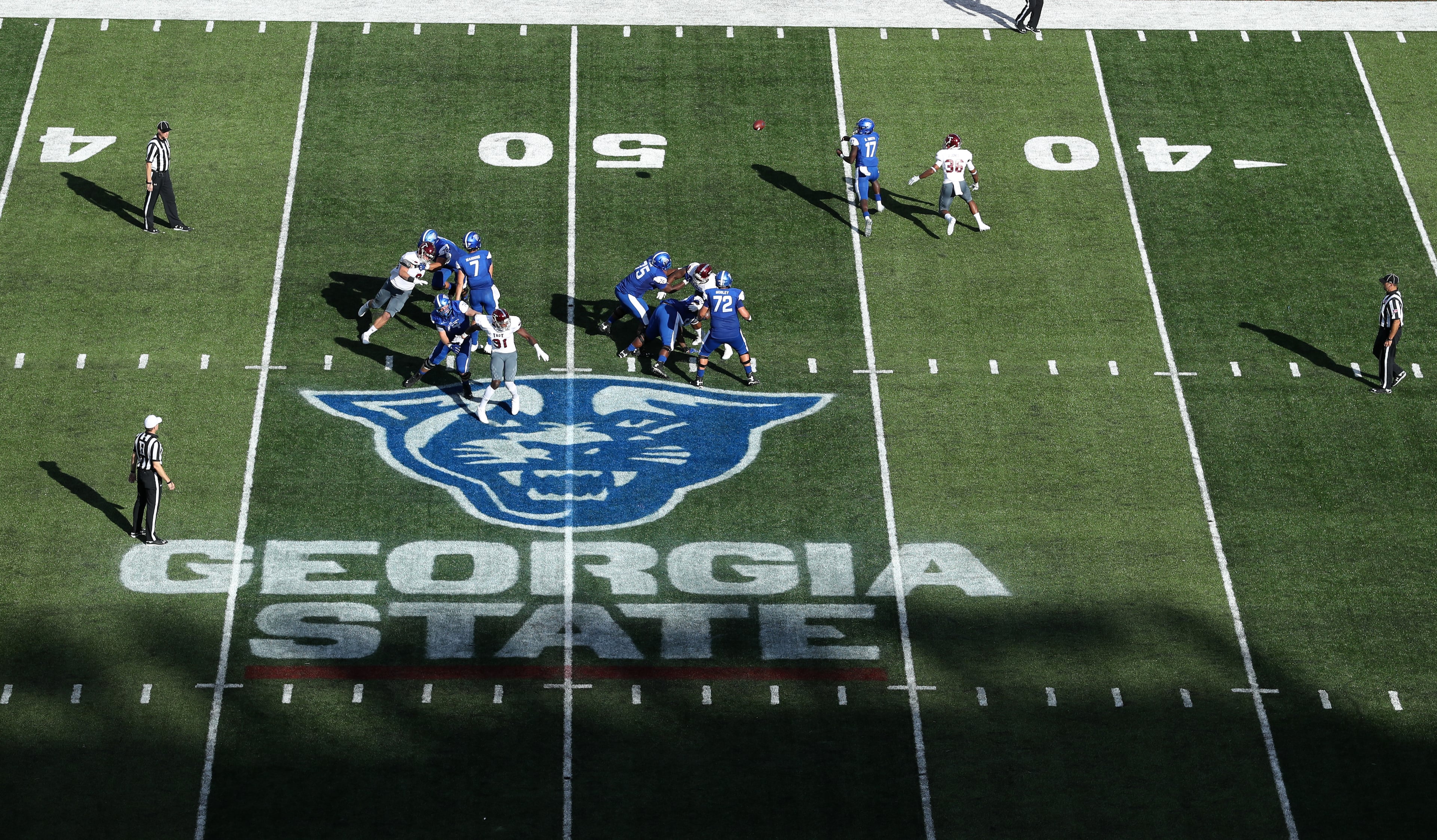 October 21, 2017 - Atlanta, Ga: Georgia State Panthers quarterback Conner Manning (7) completes a pass to running back Glenn Smith (17) in the fourth quarter of their game against the Troy Trojans at GSU Stadium Saturday, October 21, 2017, in Atlanta.. PHOTO / JASON GETZ