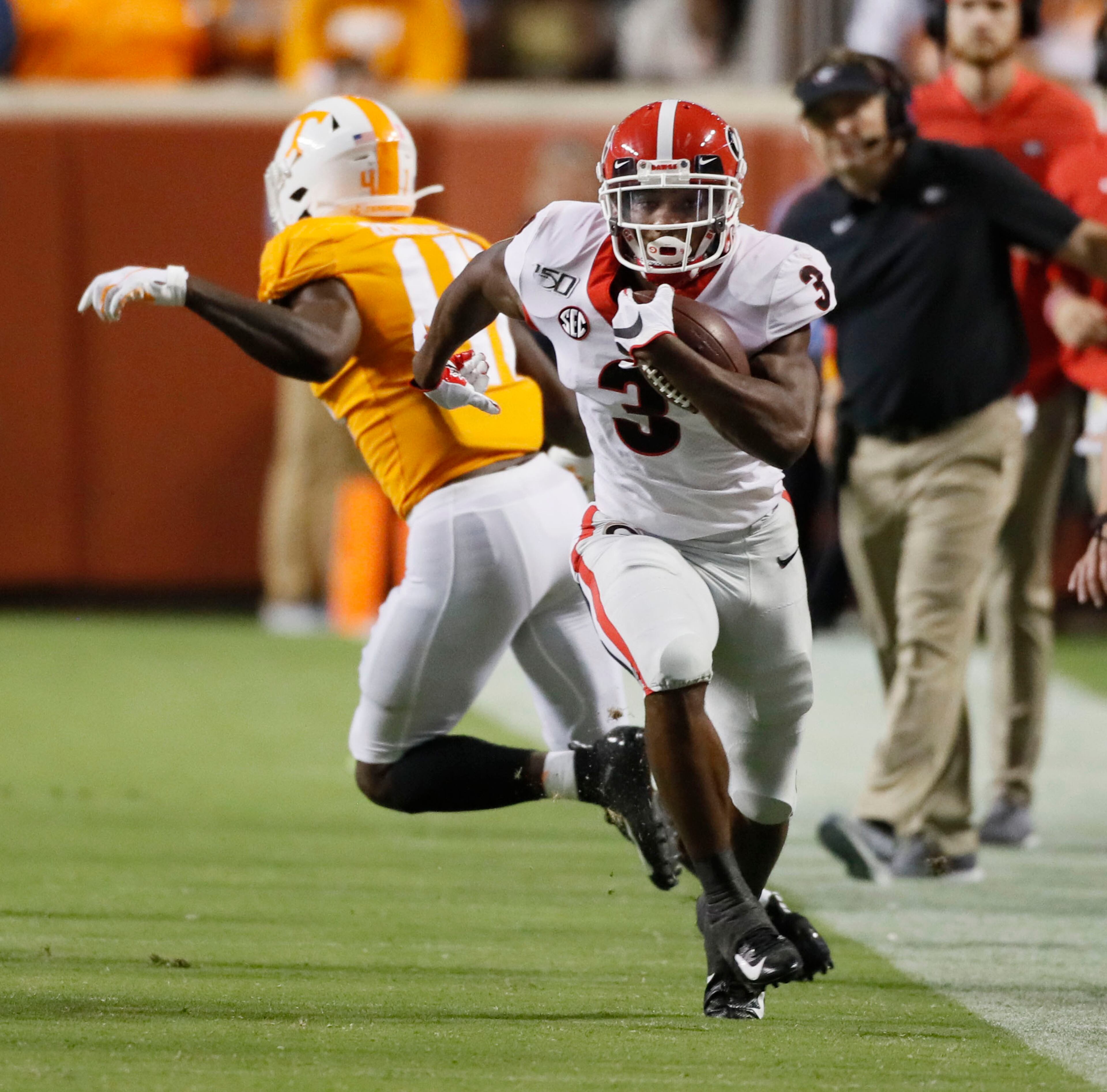 October 5, 2019 - Knoxville - Georgia Bulldogs running back Zamir White (3) runs for a first down during the second half of todays UGA vs Tennessee NCAA football game at Neyland Stadium in Knoxville. Bob Andres / robert.andres@ajc.com
