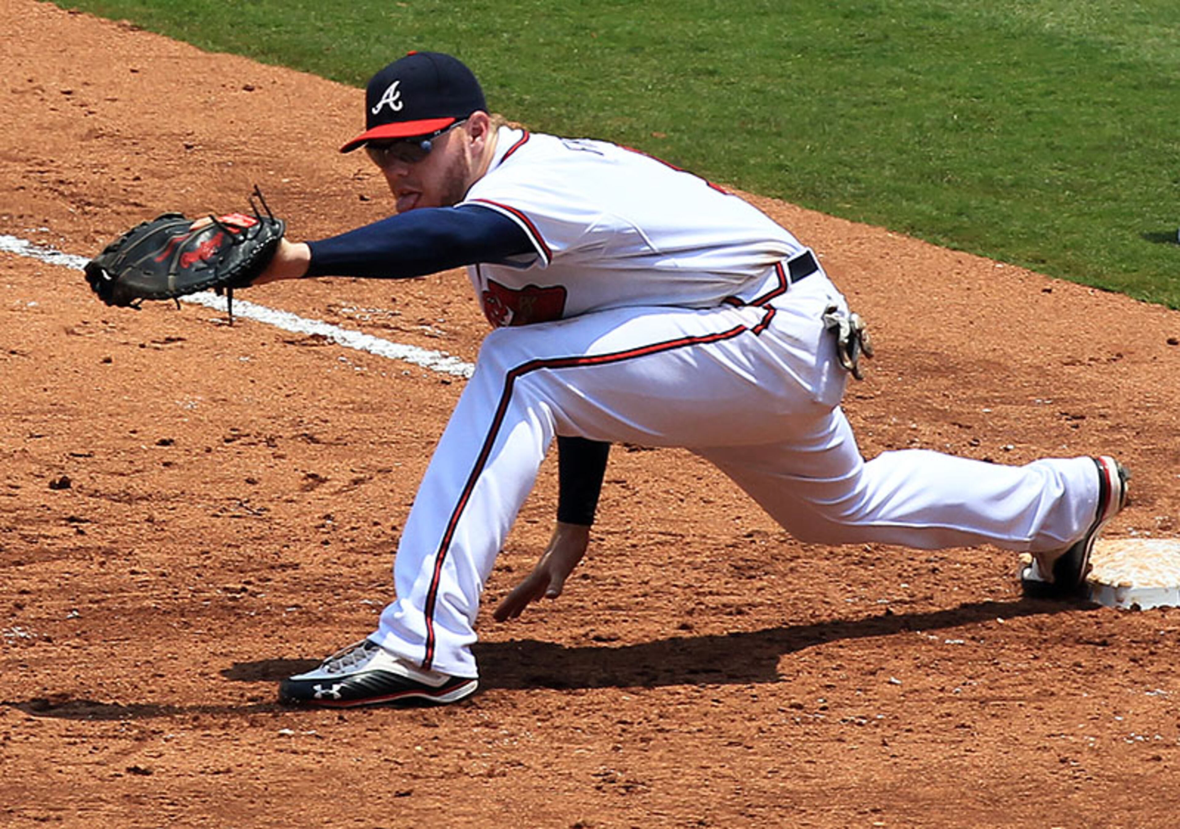 Gonna have to go to a game and see in person :) “@jumona79: @FreddieFreeman5 Can you do a full split or does it just seem like it on TV??”
