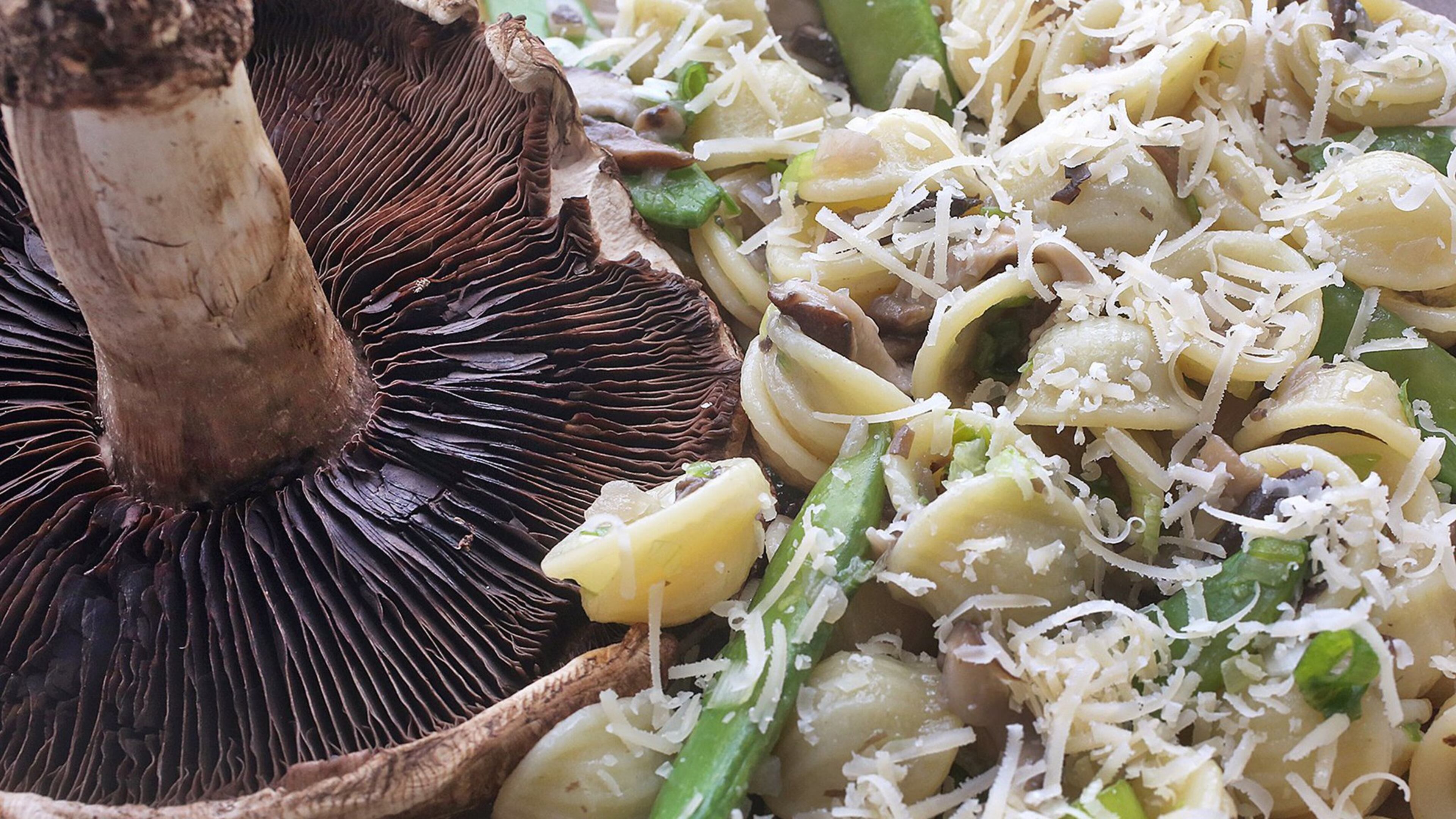 Orecchiette Pasta with Shiitake Mushrooms and Sugar Snap Peas. (J.B. Forbes/St. Louis Post-Dispatch/TNS)