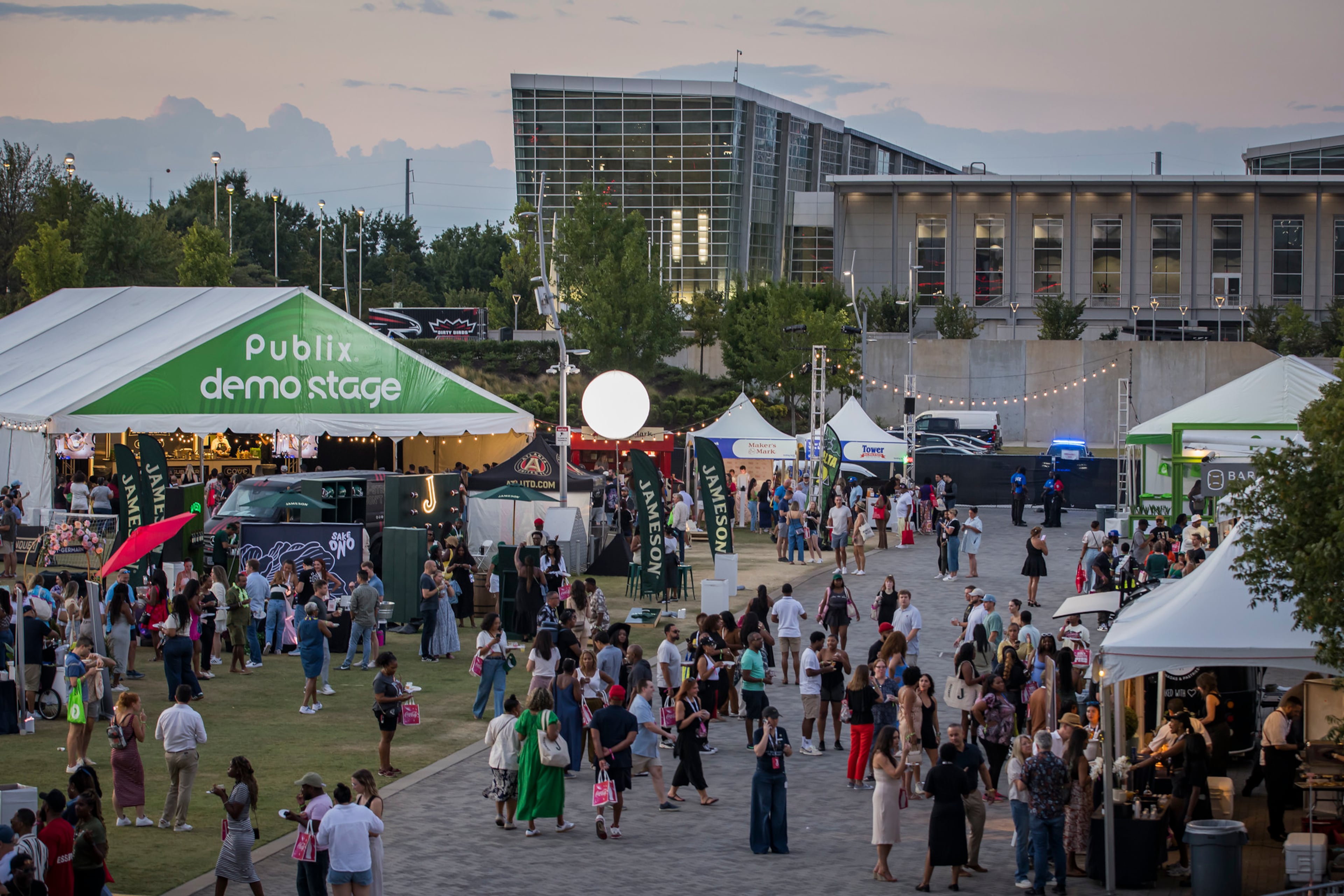 The Atlanta Food & Wine Festival returns to the Home Depot Backyard near Mercedes-Benz Stadium in September. (Courtesy of Raftermen)
