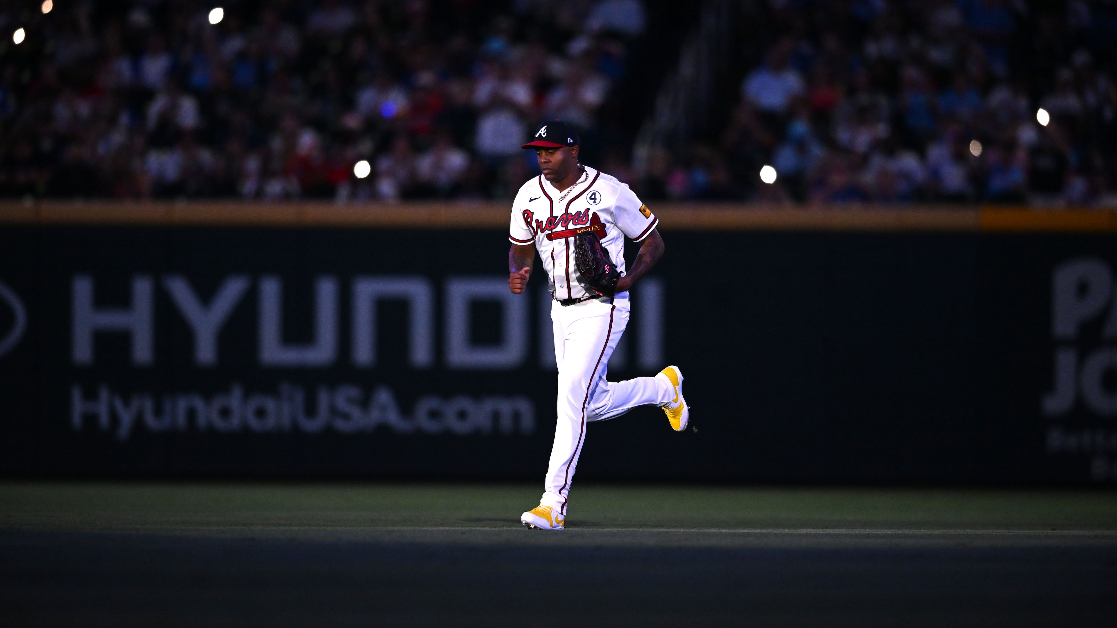 Braves pitcher Raisel Iglesias runs onto the field in the ninth inning against the Blue Jays at Truist Park on Tuesday, June 2, 2026. Atlanta won 4-3. (Hyosub Shin/AJC)