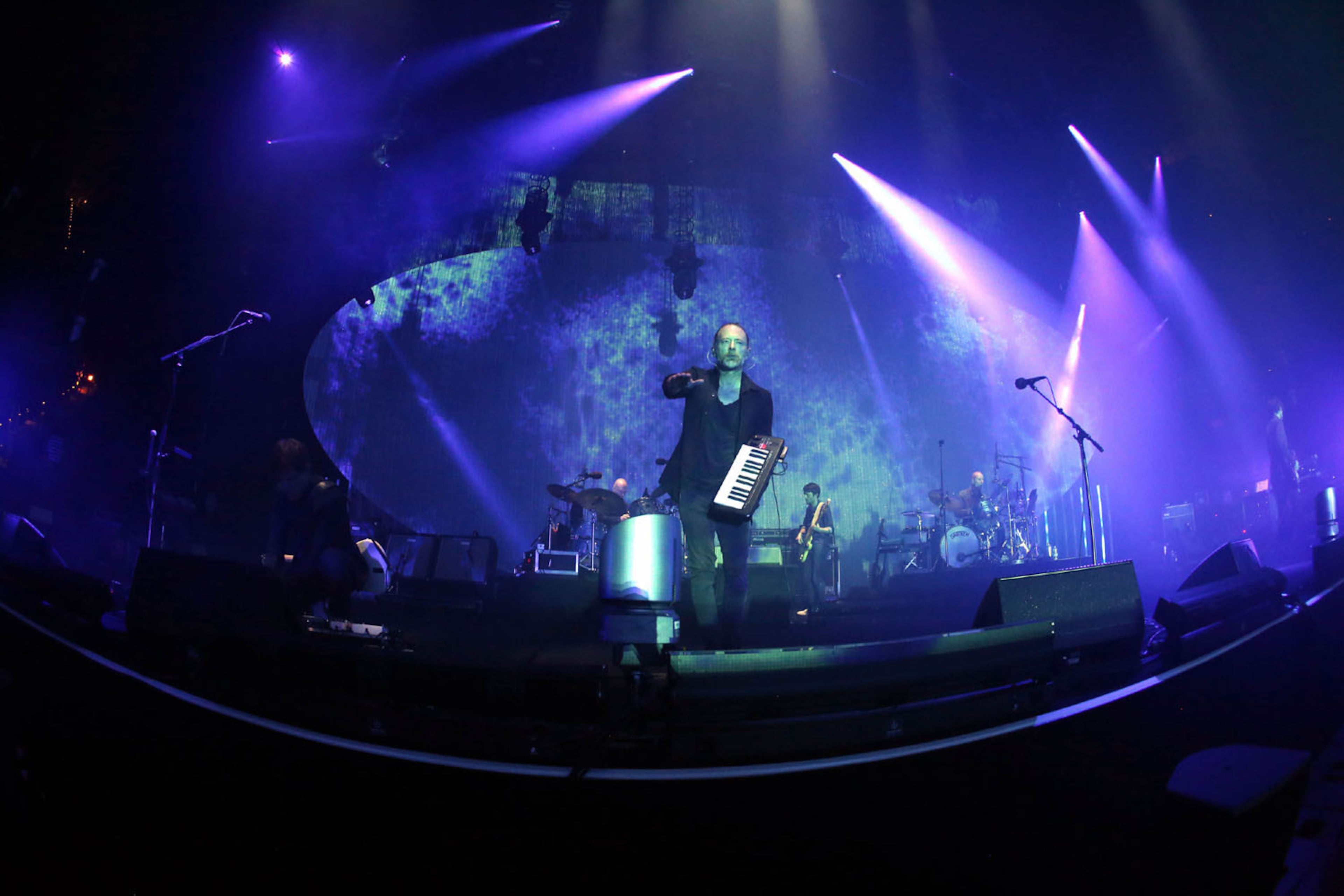 #4 of #28. PLEASE KEEP IN SEQUENTIAL ORDER FOR THE CONTINUITY OF THE GALLERY. - Radiohead plays "Full Stop."Radiohead brought their A Moon Shaped Pool Tour to sold out Philips Arena on Saturday, April 1, 2017, with Dudu Tassa and the Kuwaitis opening the show.Robb Cohen Photography & Video /RobbsPhotos.com