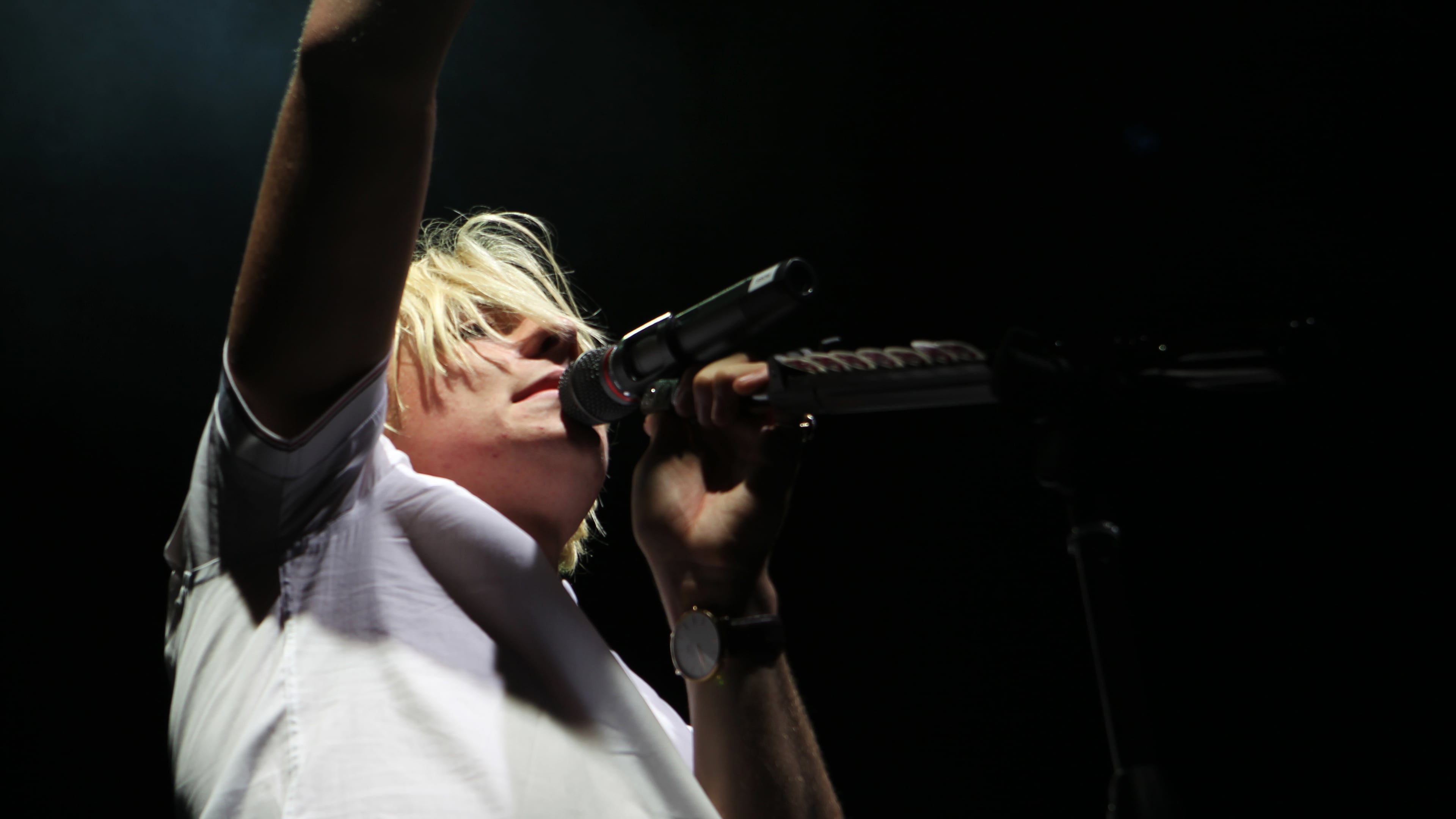 July 10, 2015 Atlanta: Frontman, vocalist and guitarist Ross Lynch onstage on Friday. R5, a five-piece band made up of four siblings and a family friend, performed at Verizon Wireless Amphitheater in Alpharetta on Friday night. Ross Lynch, vocalist, guitarist and frontman, stars on the Disney Channel show Austin & Ally. Jacob Whitesides and Ryland opened for the headliner. HAYDEN FIELD / HAYDEN.FIELD@AJC.COM