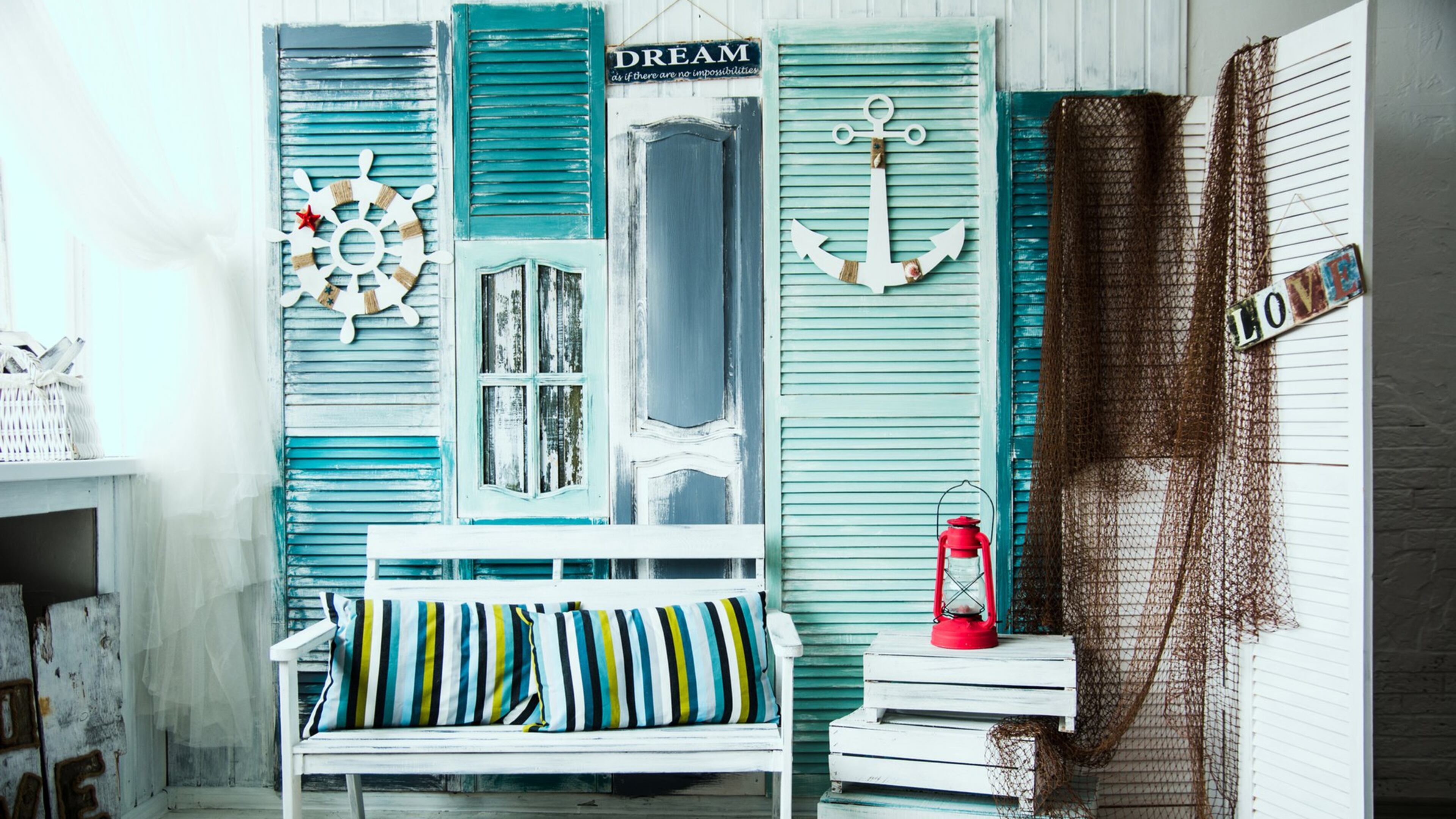 A subtle nautical nod always has a place in a beach house. (Dreamstime)