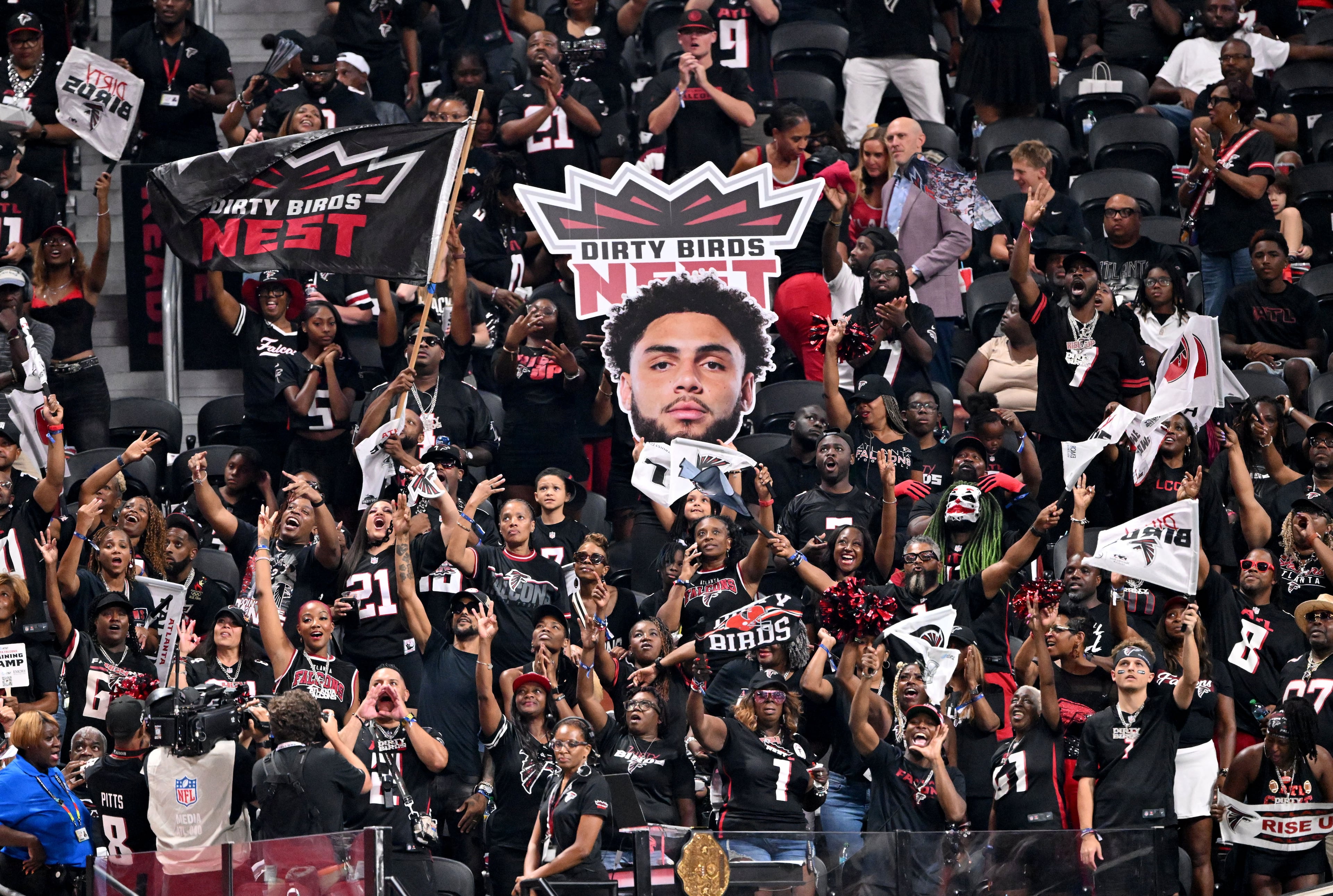 Fans cheer during the Atlanta Falcons’ preseason game against the Denver Broncos at Mercedes-Benz Stadium on Friday, Aug. 14, 2026. (Hyosub Shin/AJC)