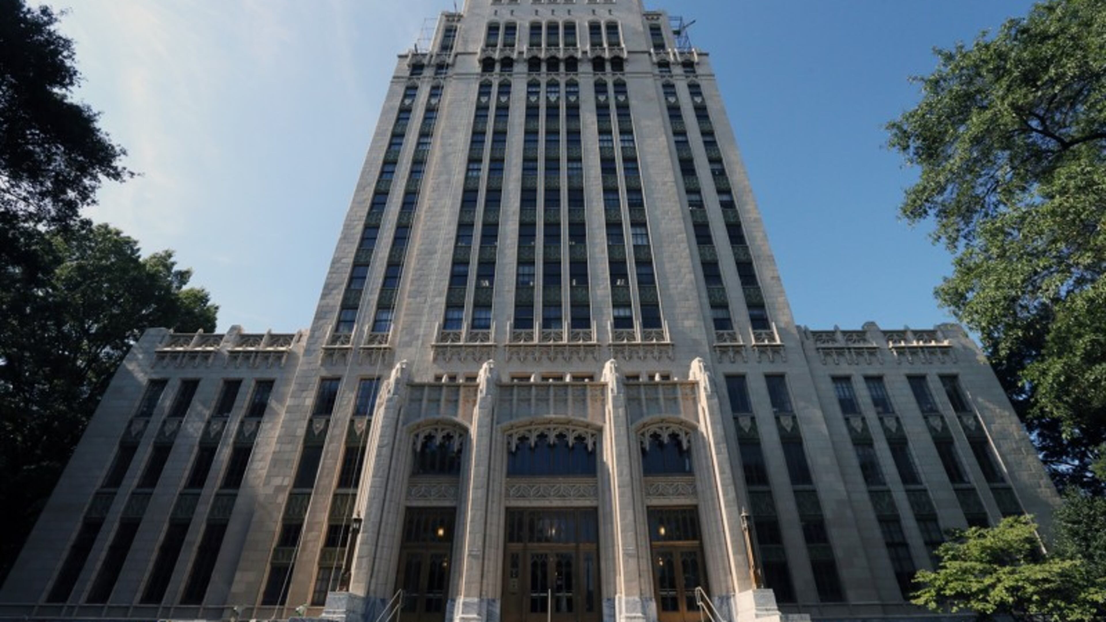 Atlanta’s city council’s transportation committee makes recommendations on its agenda items and reports them to the full city council.