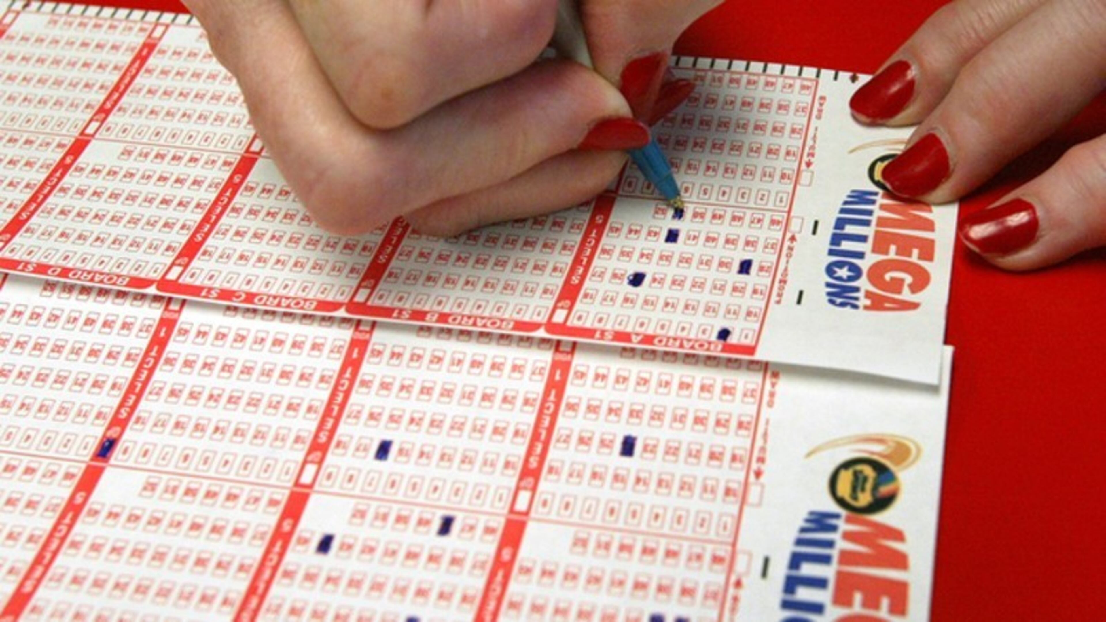 A $10,000 Mega Millions ticket was sold in Kennesaw.