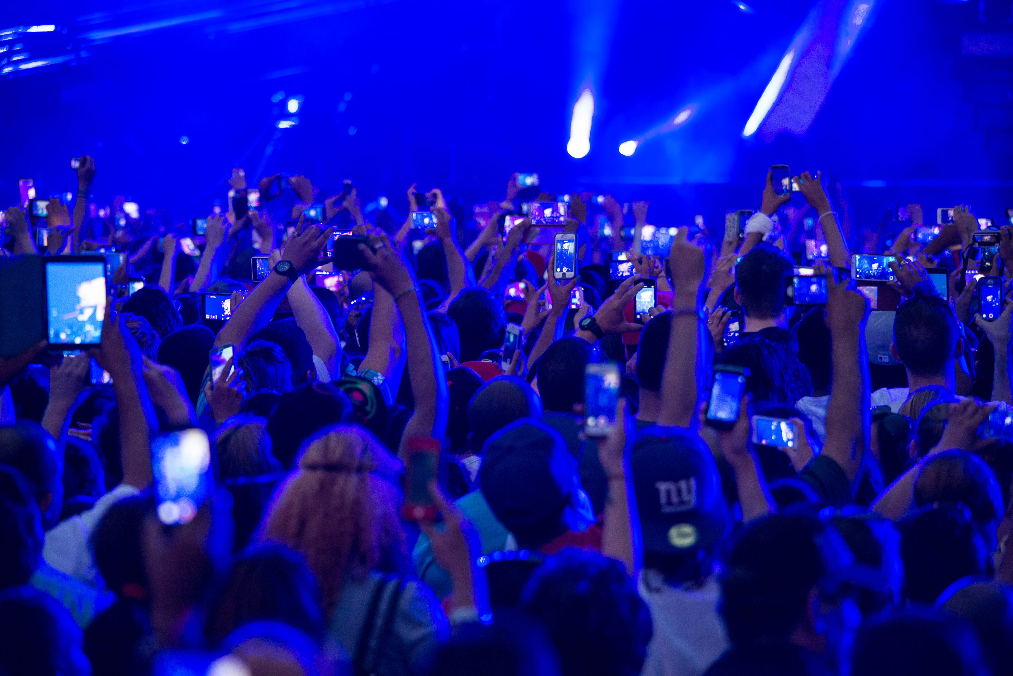 BRONX, NY - JUNE 04: A general view of the audience at the Jennifer Lopez Concert at Orchard Beach on June 4, 2014 in Bronx, New York. (Photo by Dave Kotinsky/Getty Images)