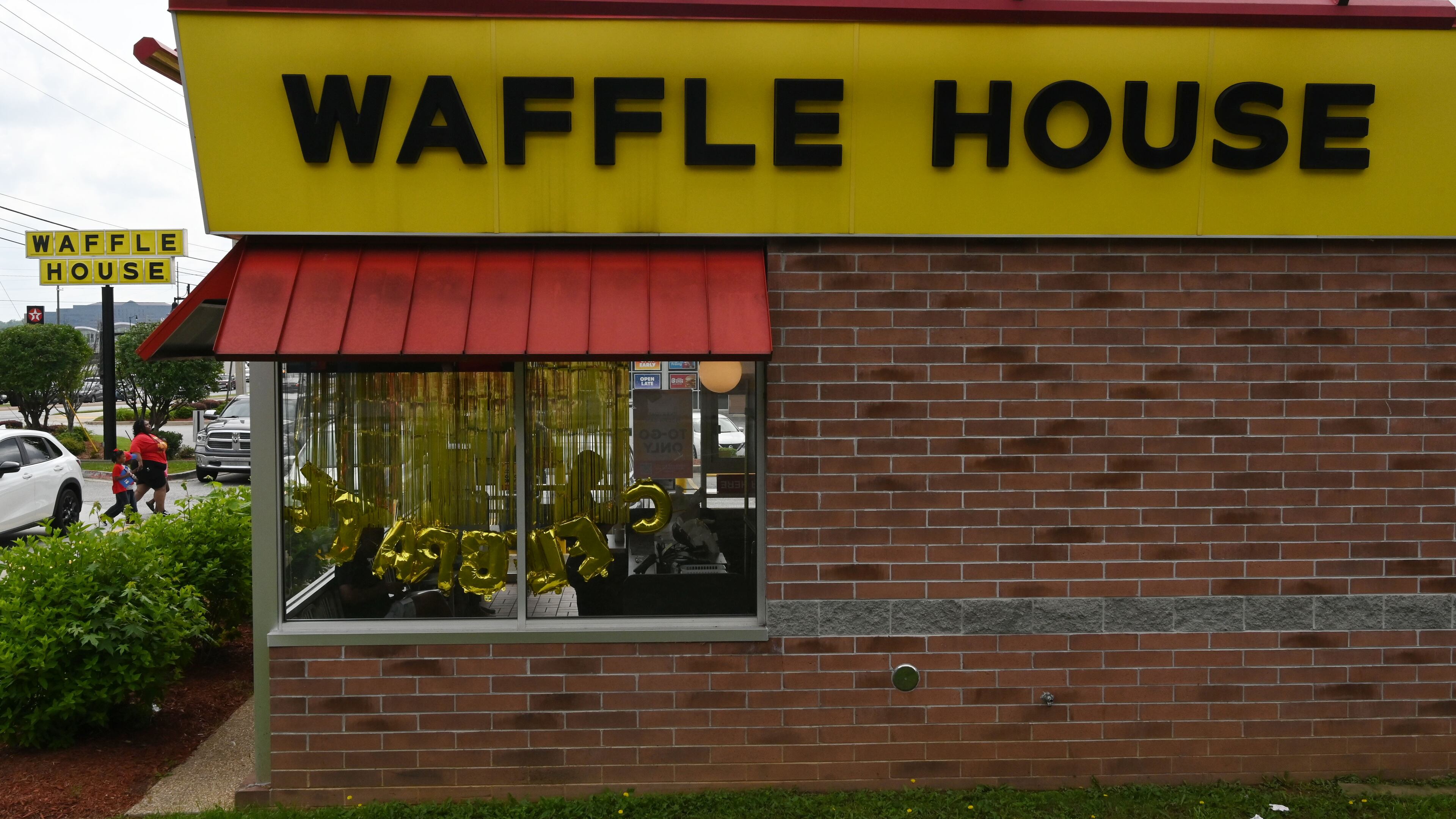 Waffle House, the Norcross-based breakfast chain, is dropping the surcharge it added to combat rising egg prices. (Hyosub Shin/AJC)