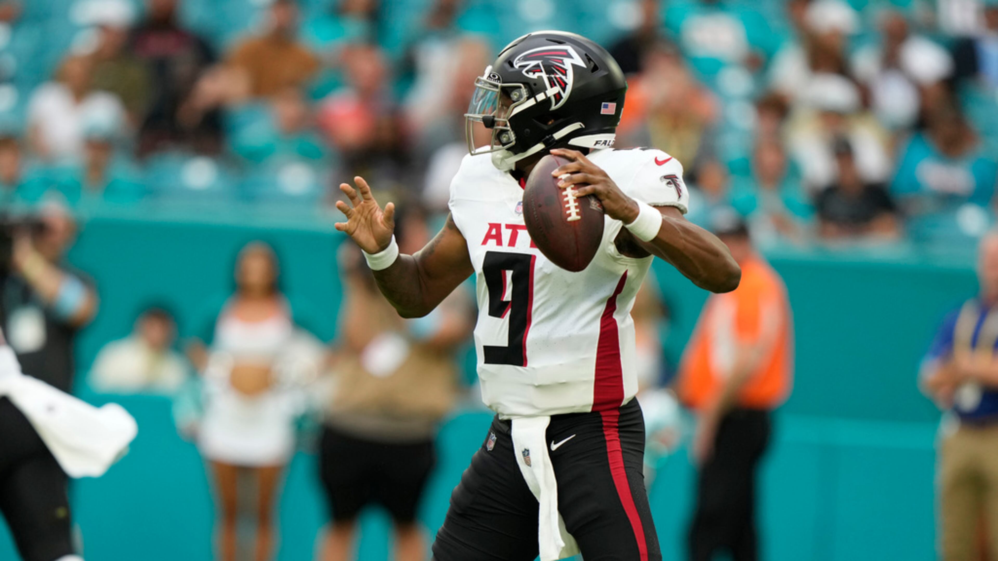 Atlanta Falcons quarterback Michael Penix Jr. (9) aims a pass during the first half of a pre season NFL football game against the Miami Dolphins, Friday, Aug. 9, 2024, in Miami Gardens, Fla. (AP Photo/Lynne Sladky)