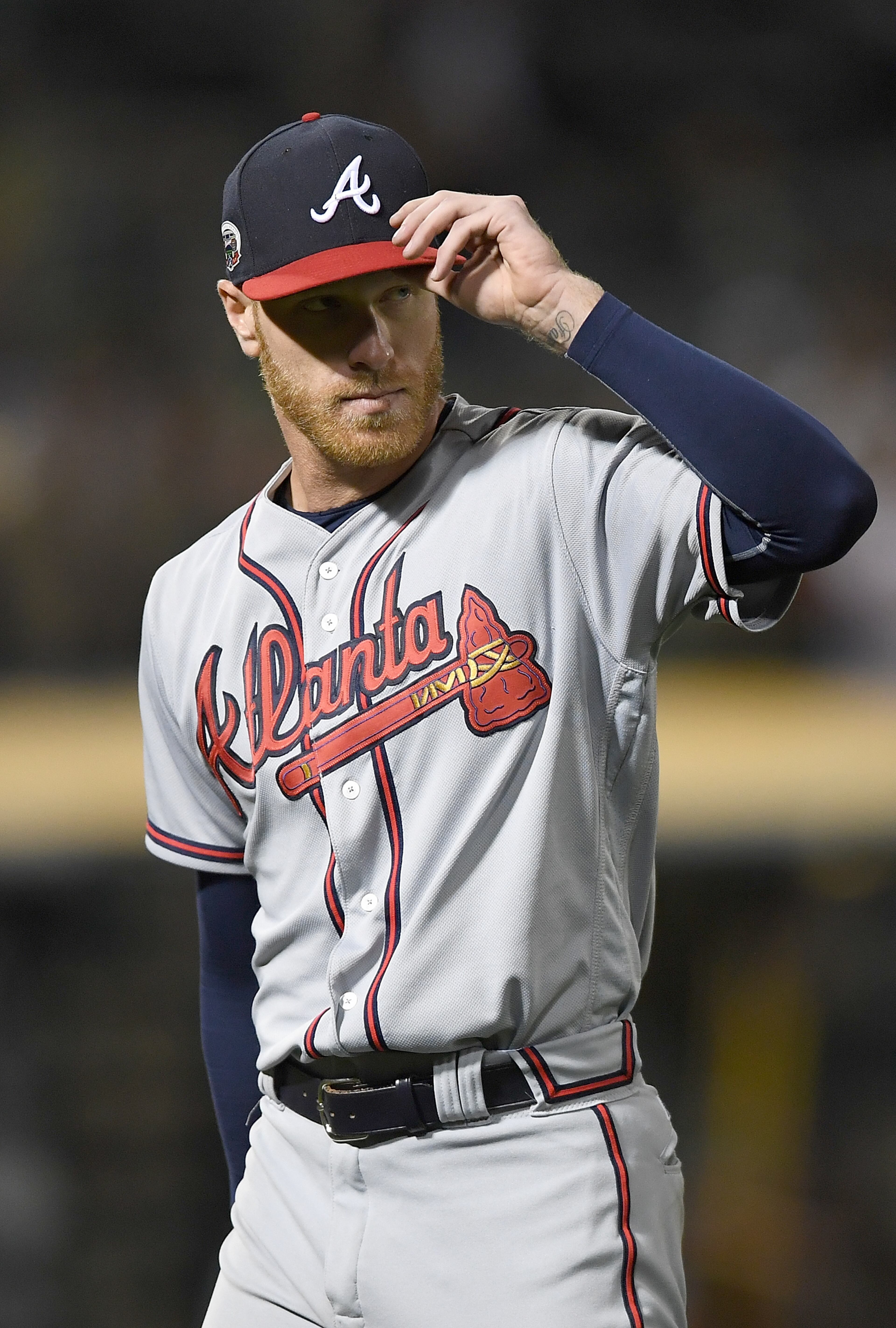 OAKLAND, CA - JUNE 30: Mike Foltynewicz #26 of the Atlanta Braves tips his hat to the fans as he leaves the game against the Oakland Athletics in the bottom of the ninth inning at Oakland Alameda Coliseum on June 30, 2017 in Oakland, California. (Photo by Thearon W. Henderson/Getty Images)