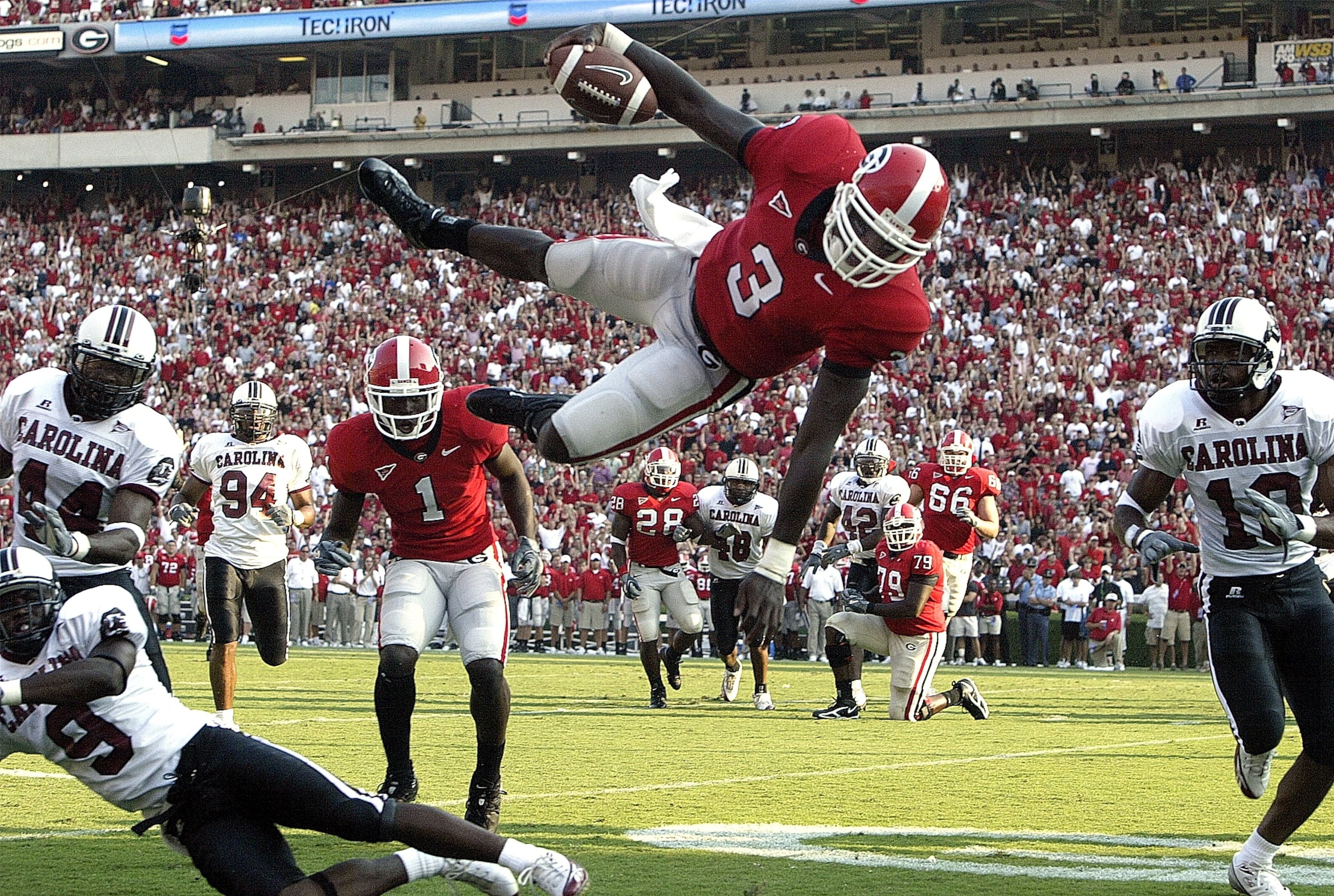 Former UGA quarterback and Atlanta Falcon D.J. Shockley will speak to 2026 University Georgia Graduates. (Brant Sanderin/AJC 2005 file.)