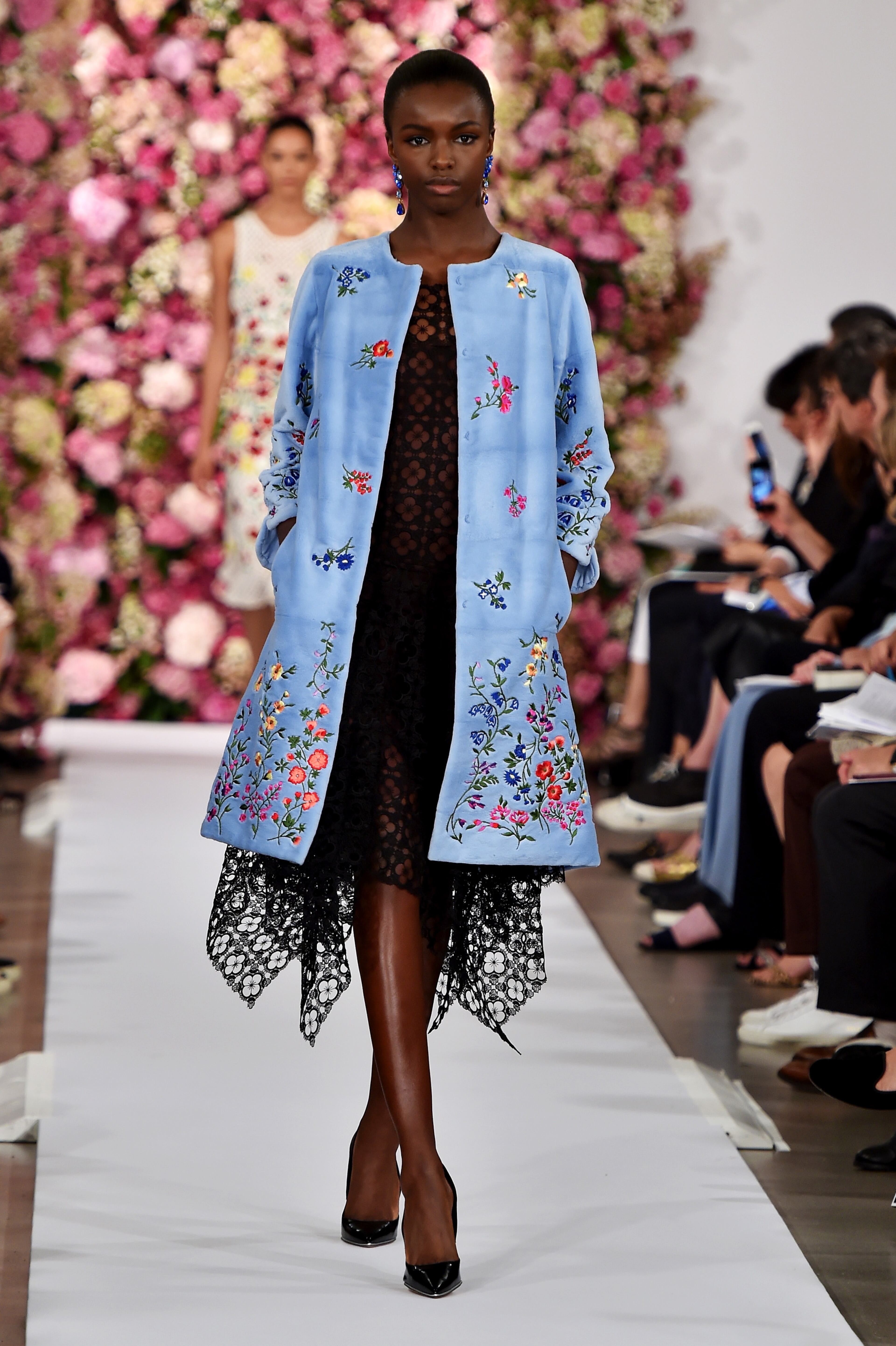 A model walks the runway at the Oscar De La Renta fashion show during Mercedes-Benz Fashion Week Spring 2015 on September 9, 2014 in New York City. (Photo by Slaven Vlasic/Getty Images)