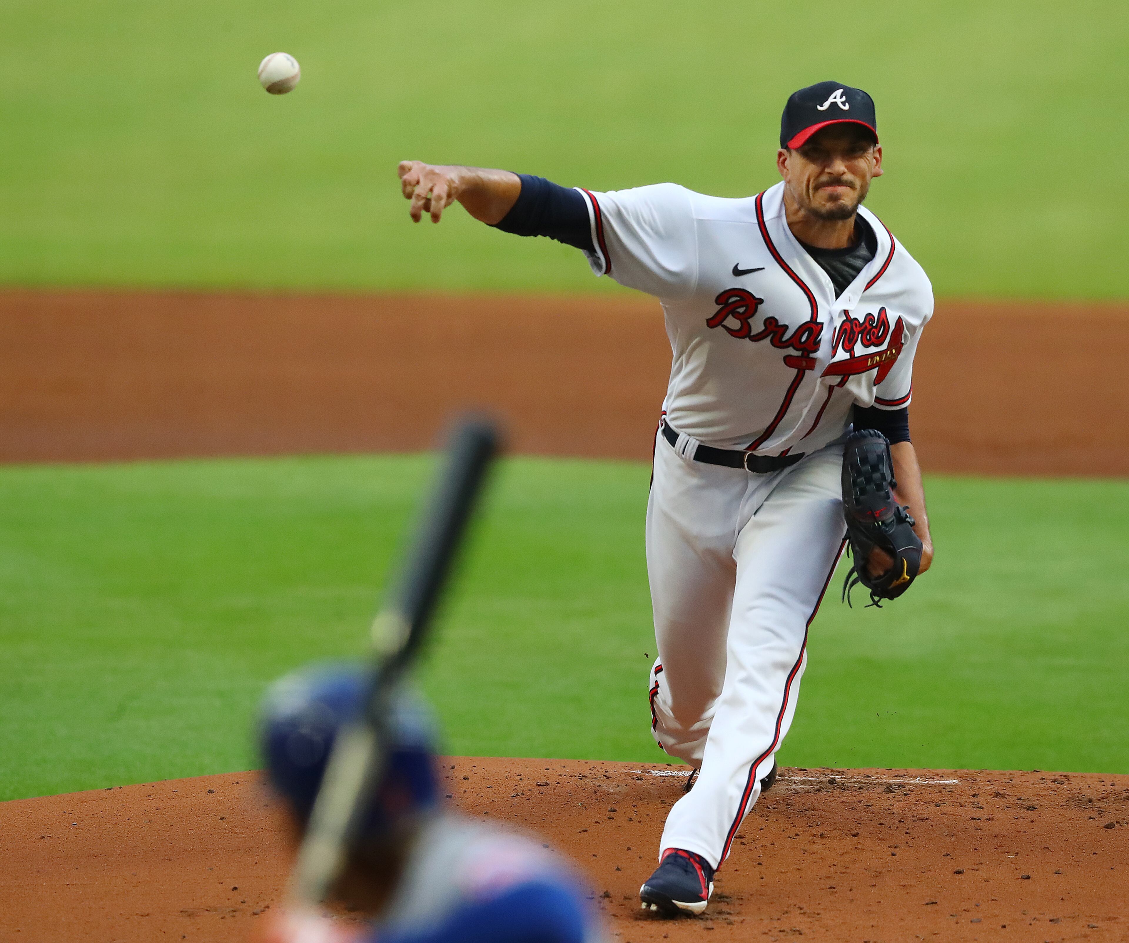Braves starting pitcher Charlie Morton delivers against the New York Mets during the first inning in a MLB baseball game on Tuesday, August 16, 2022, in Atlanta. “Curtis Compton / Curtis Compton@ajc.com