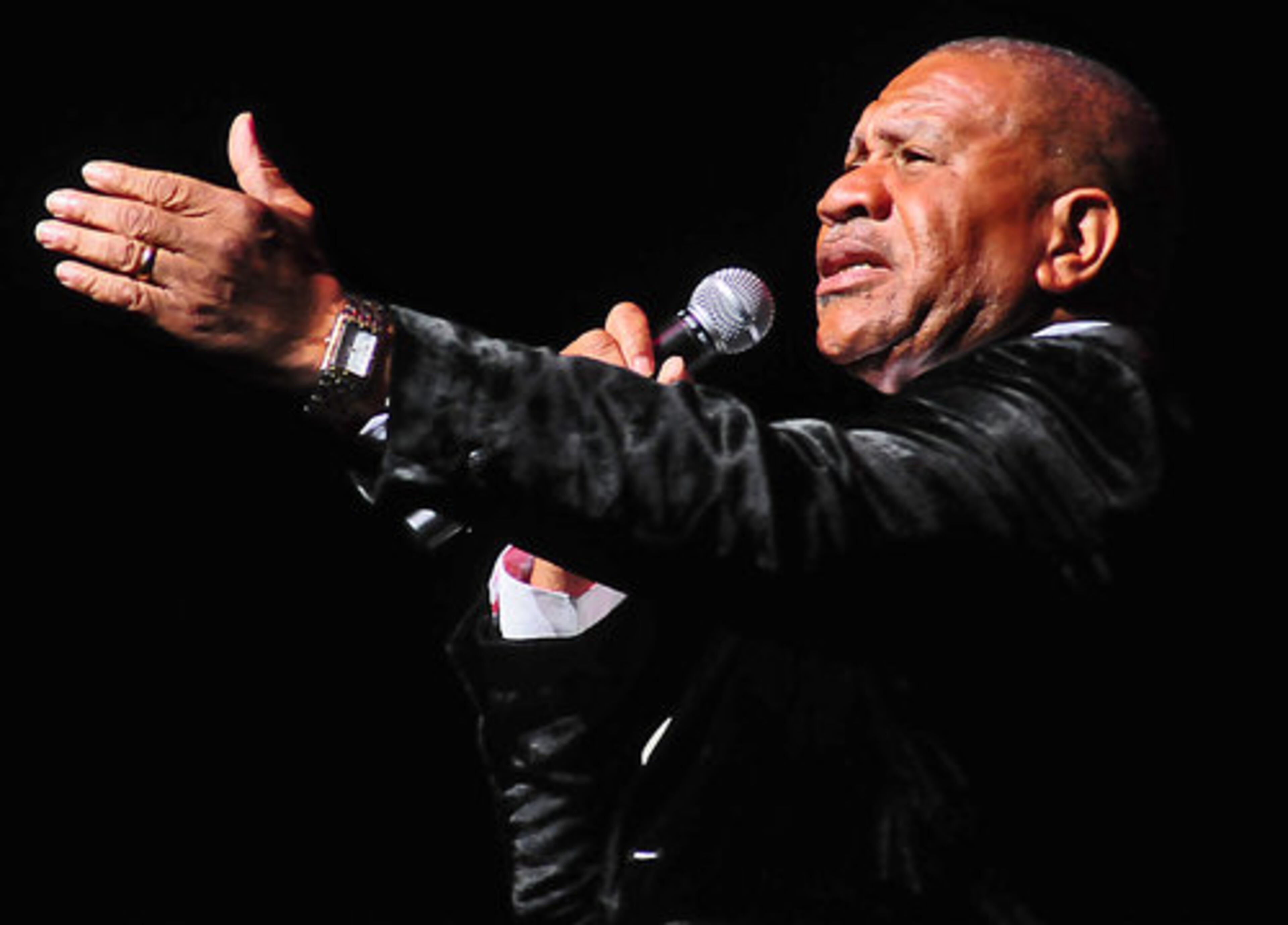 Lenny Williams sings his romantic hit "Cause I Love You.