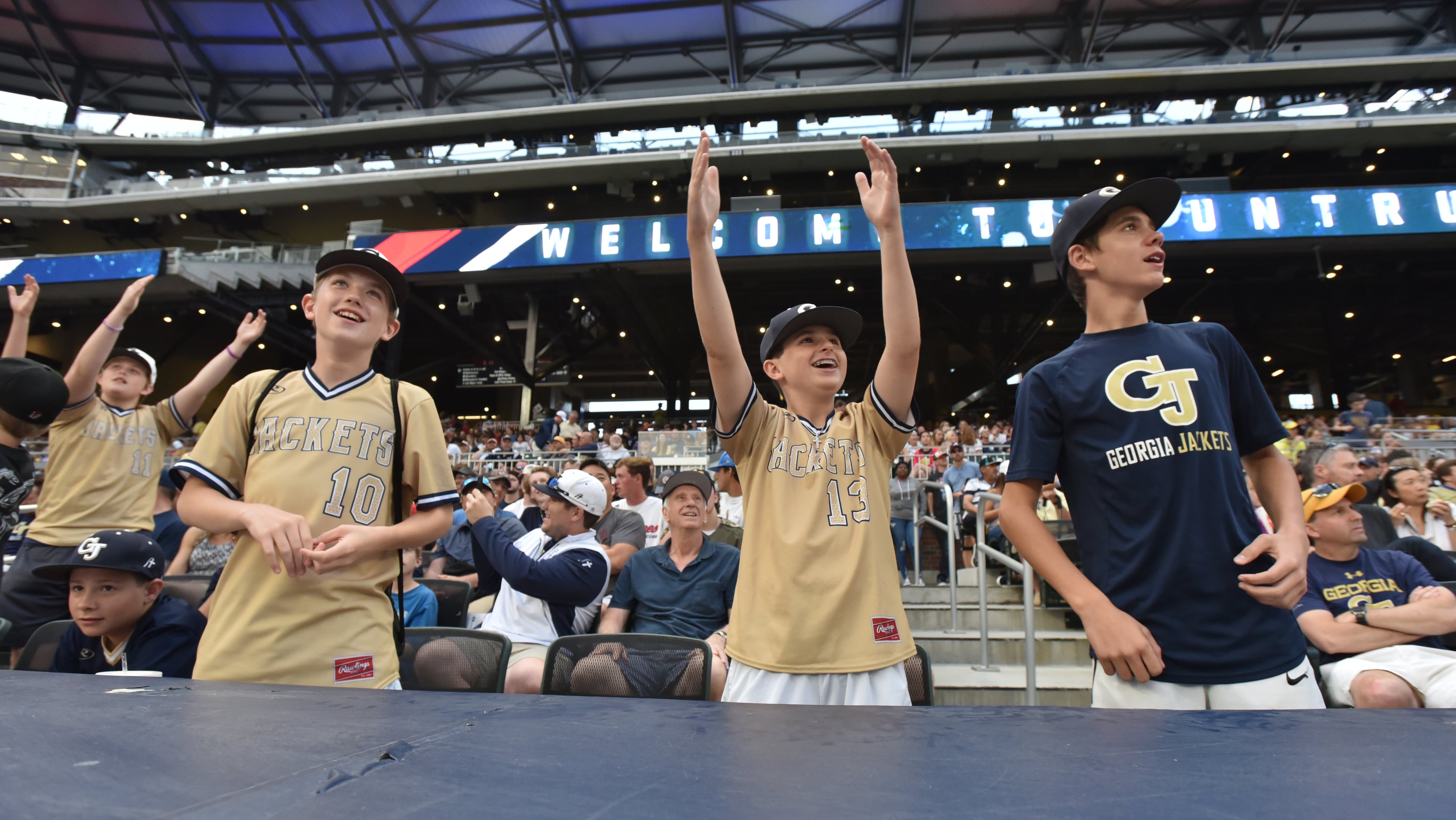 May 8, 2018 Atlanta - Georgia Tech fans cheer for their team in the 16th annual Farmview Market Spring Classic during a NCAA college baseball game at SunTrust Park on Tuesday, May 8, 2018. Georgia won 3 - 1 over the Georgia Tech. HYOSUB SHIN / HSHIN@AJC.COM
